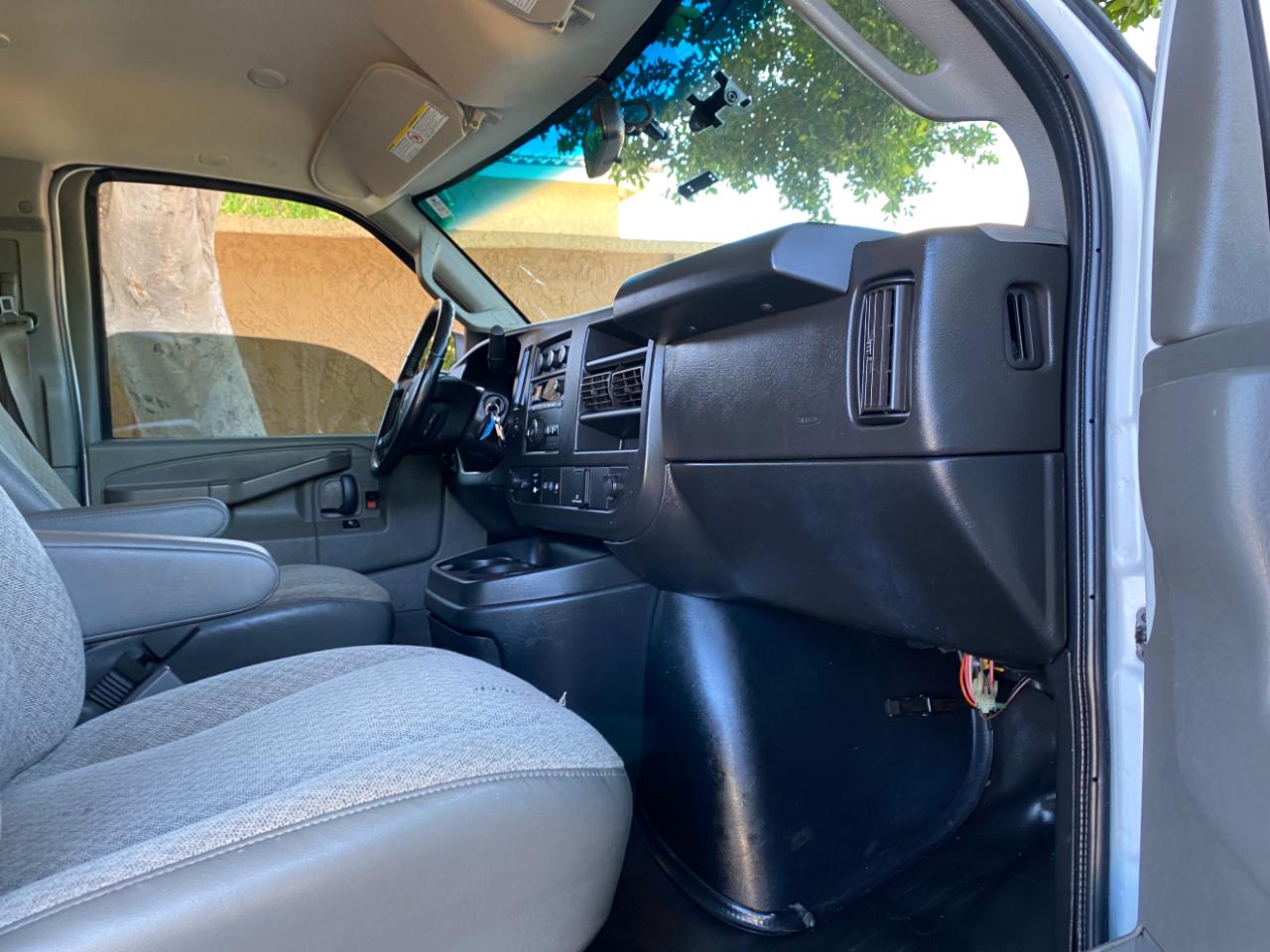 Chevrolet Express Cargo Van RWD 2500 135" 2022