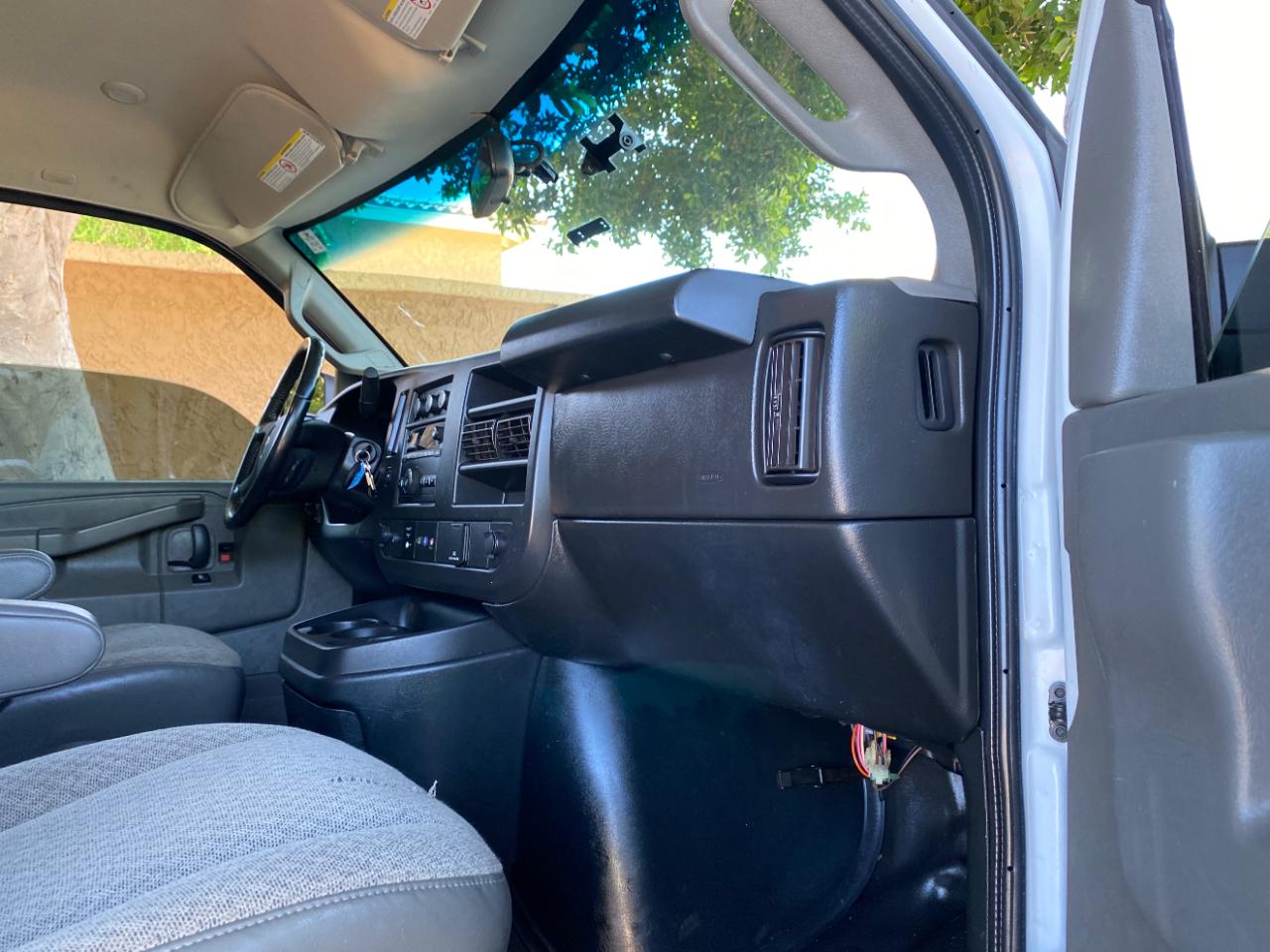 Chevrolet Express Cargo Van RWD 2500 135" 2022