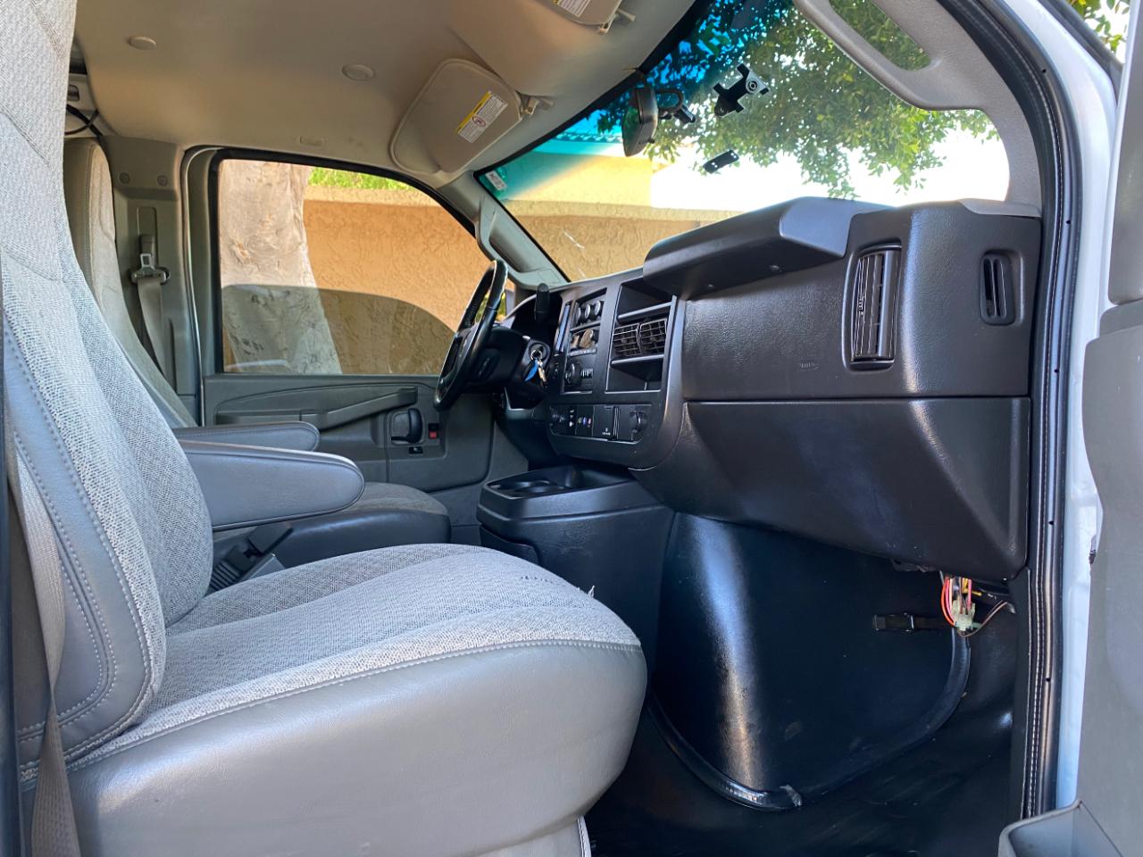 Chevrolet Express Cargo Van RWD 2500 135" 2022