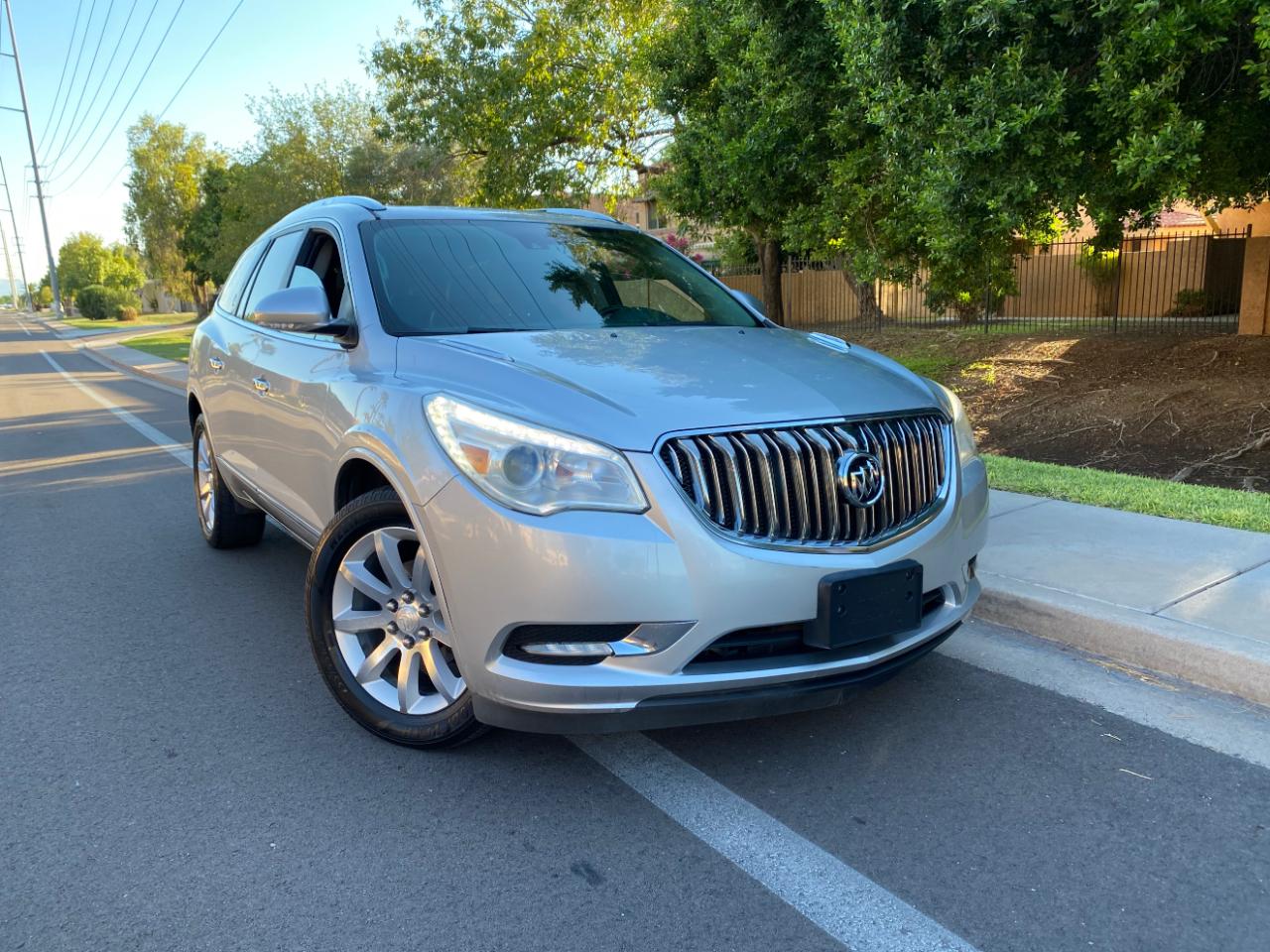 Buick Enclave photo 2