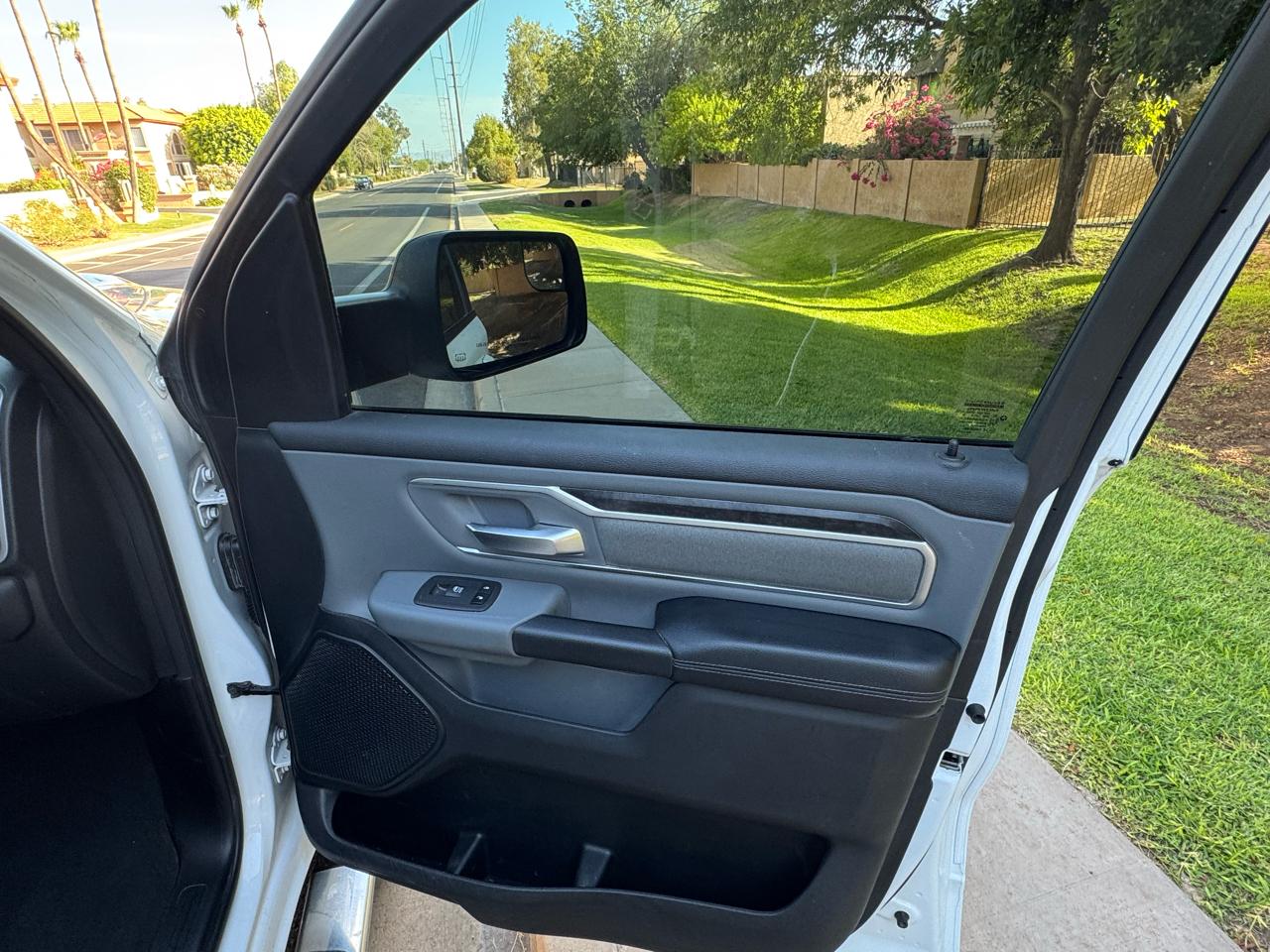 RAM 1500 Big Horn 4x4 Crew Cab 6'4" Box 2022