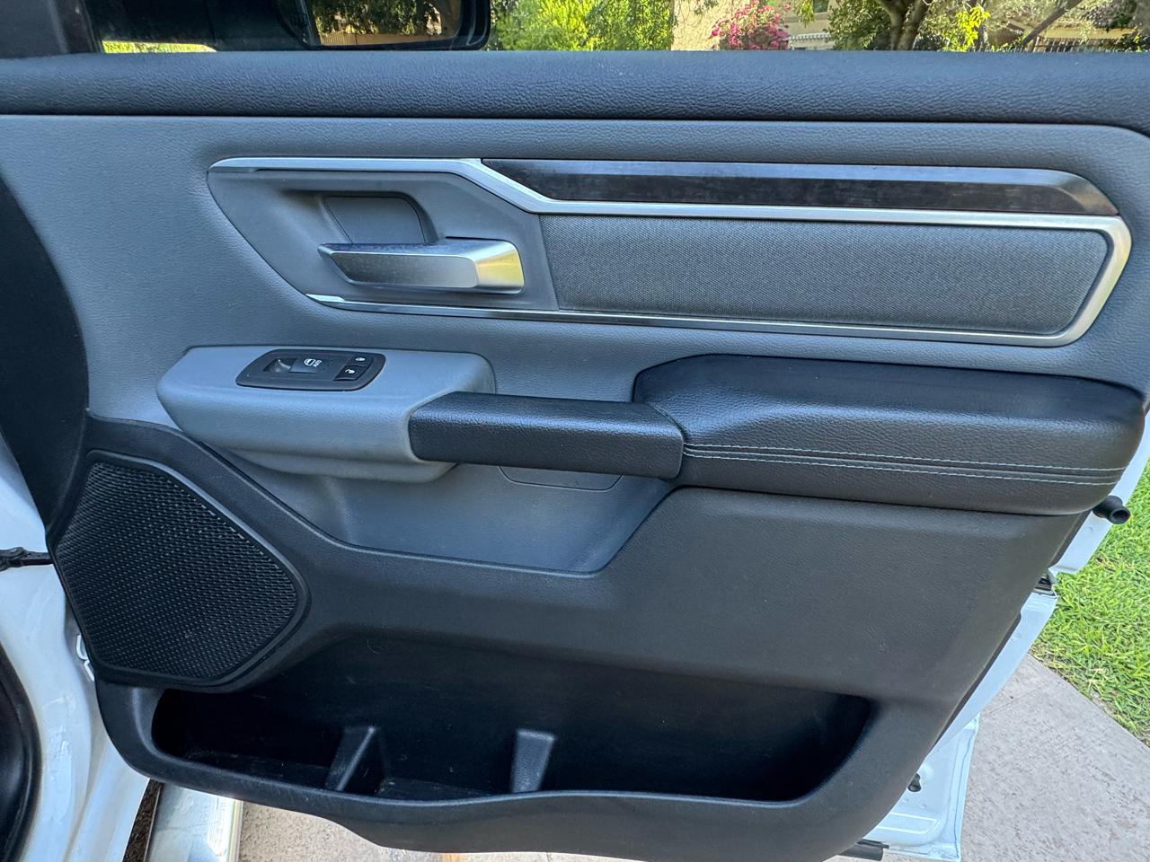 RAM 1500 Big Horn 4x4 Crew Cab 6'4" Box 2022