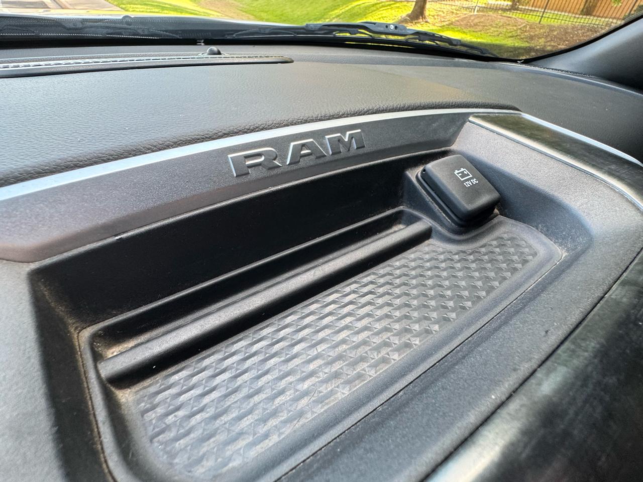 RAM 1500 Big Horn 4x4 Crew Cab 6'4" Box 2022