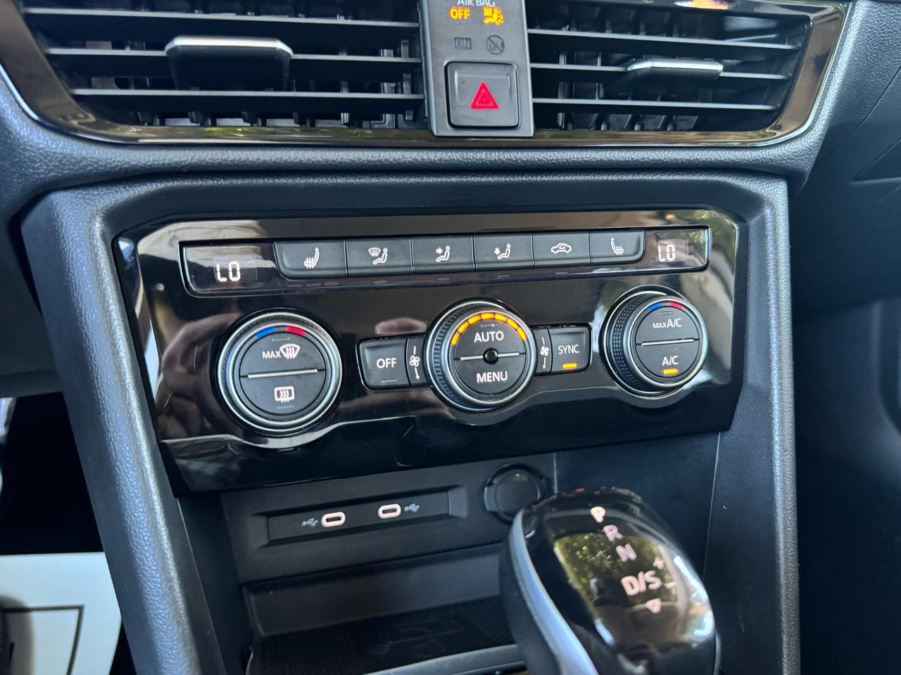 Volkswagen Taos SE FWD 2024