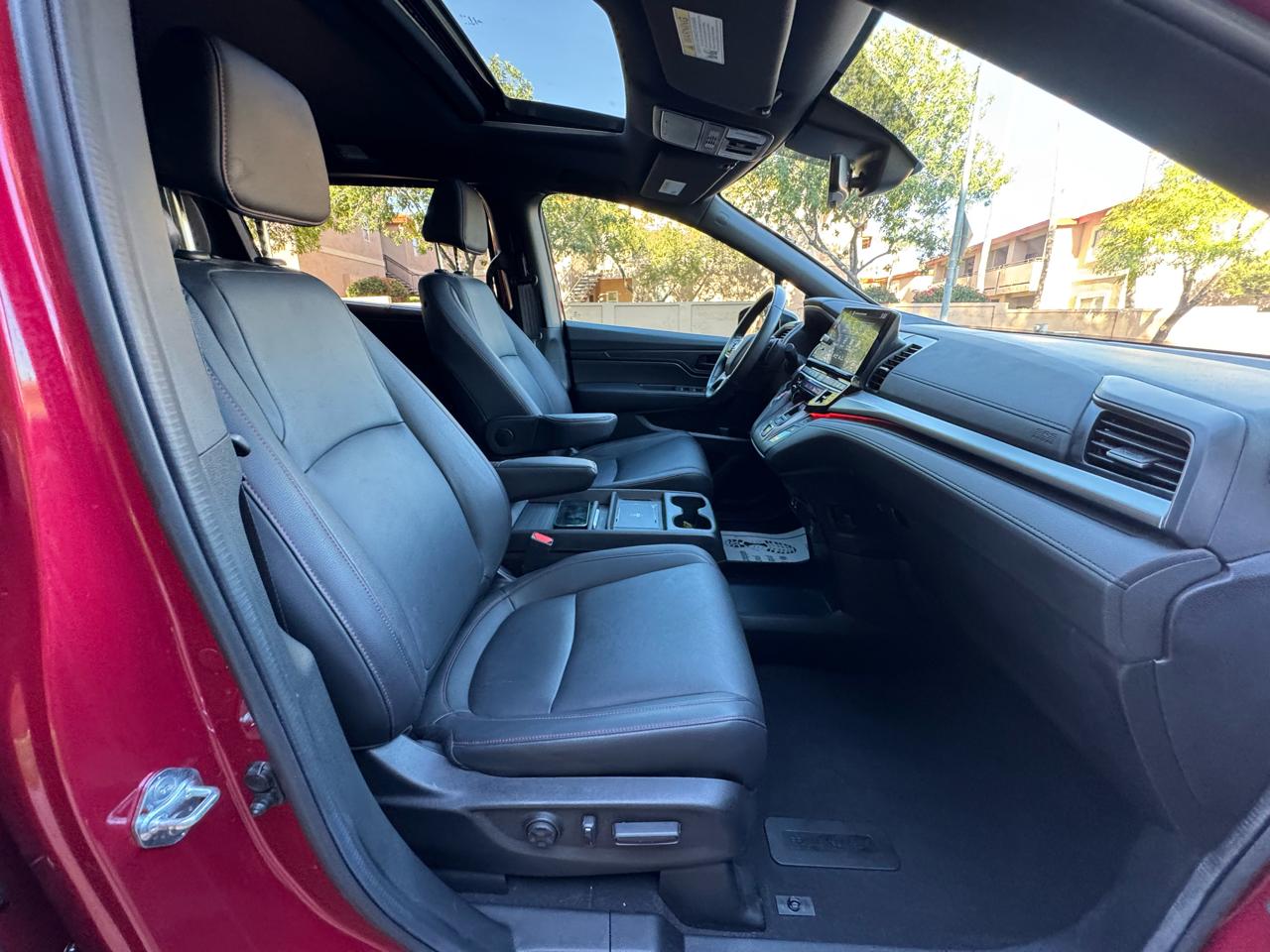 Honda Odyssey Sport-L Auto 2025