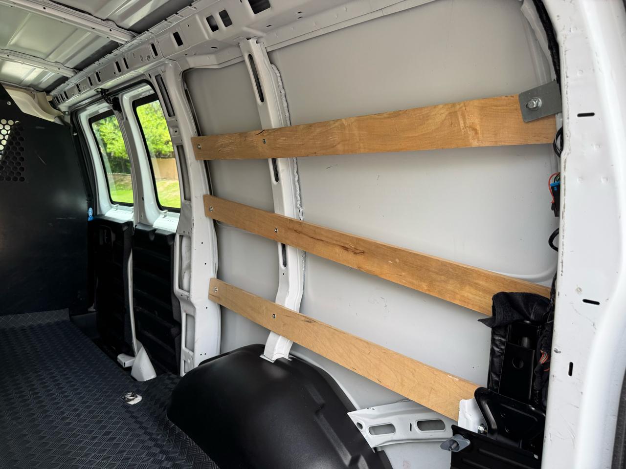 GMC Savana Cargo Van RWD 2500 135" 2025