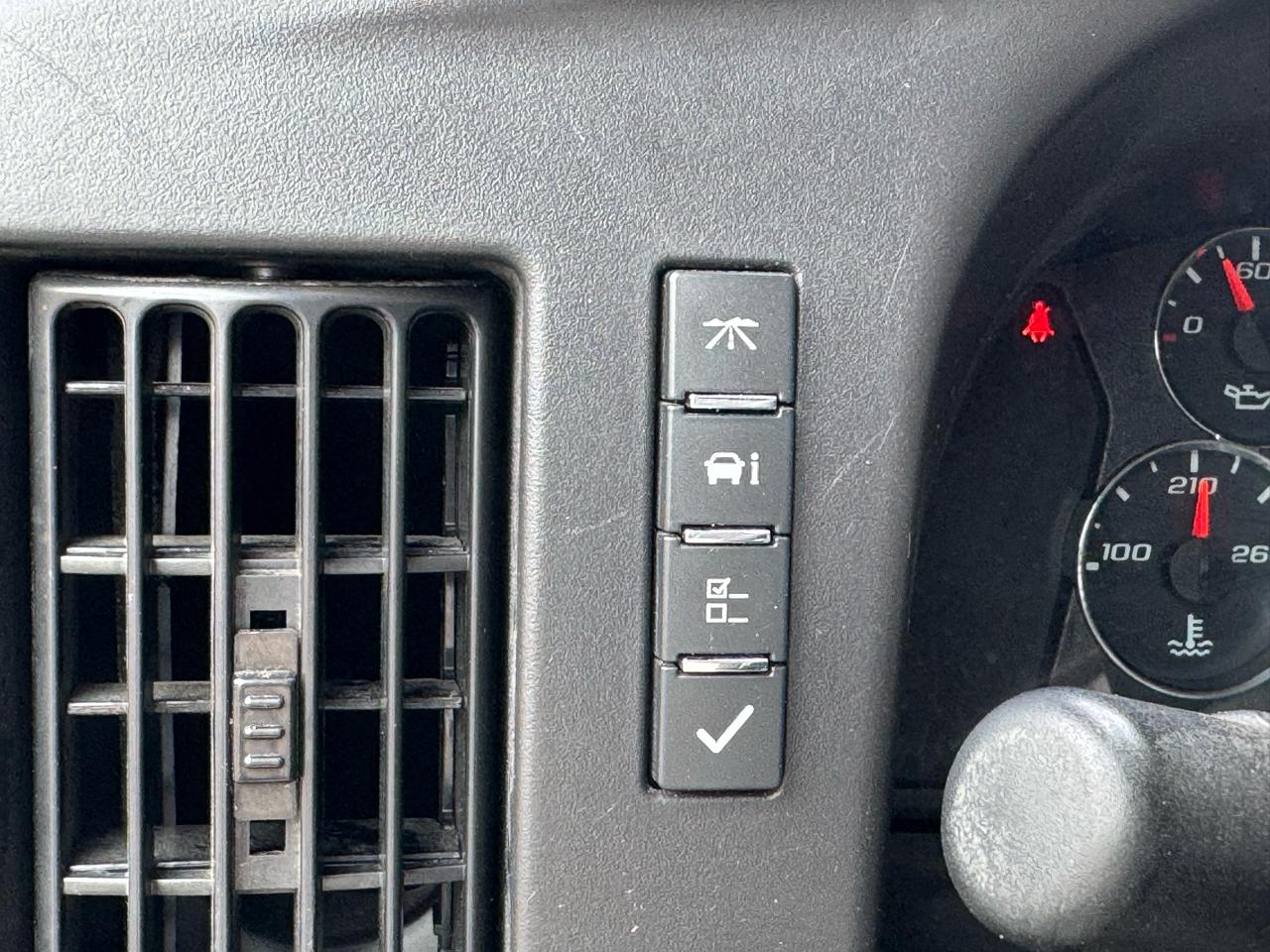 GMC Savana Cargo Van RWD 2500 135" 2025