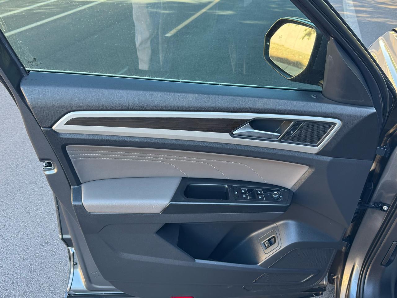 Volkswagen Atlas 2021.5 3.6L V6 SE w/Technology 4MOTION 2021