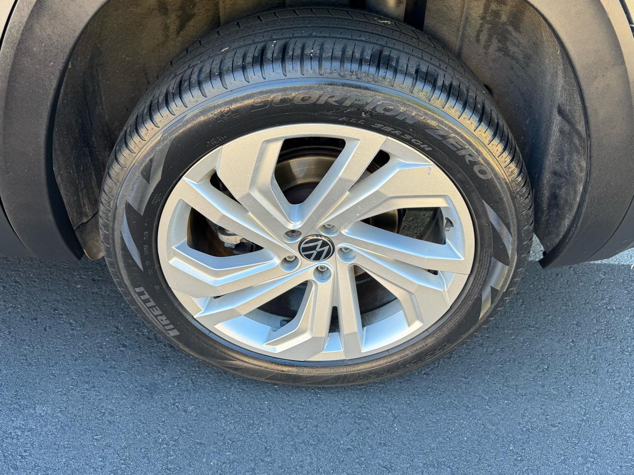 Volkswagen Atlas 2021.5 3.6L V6 SE w/Technology 4MOTION 2021