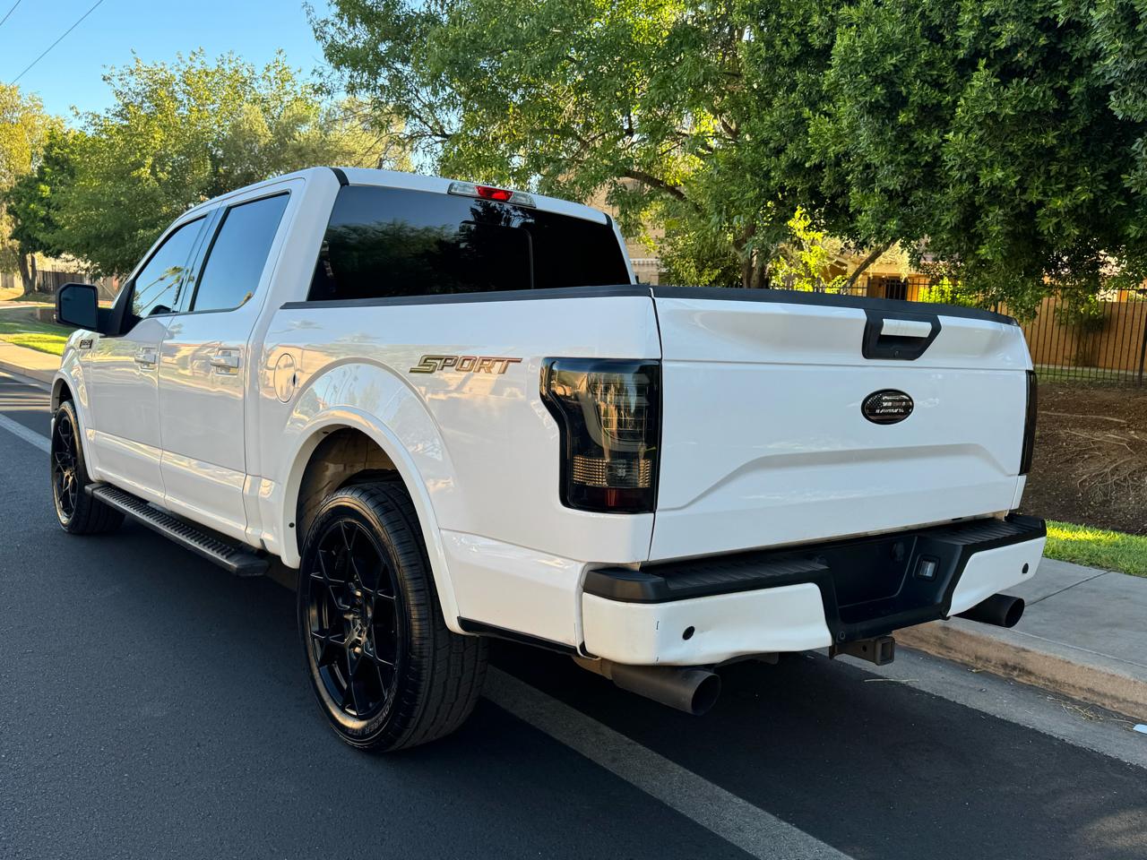 Ford F-150 2WD SuperCrew 145" XLT 2015
