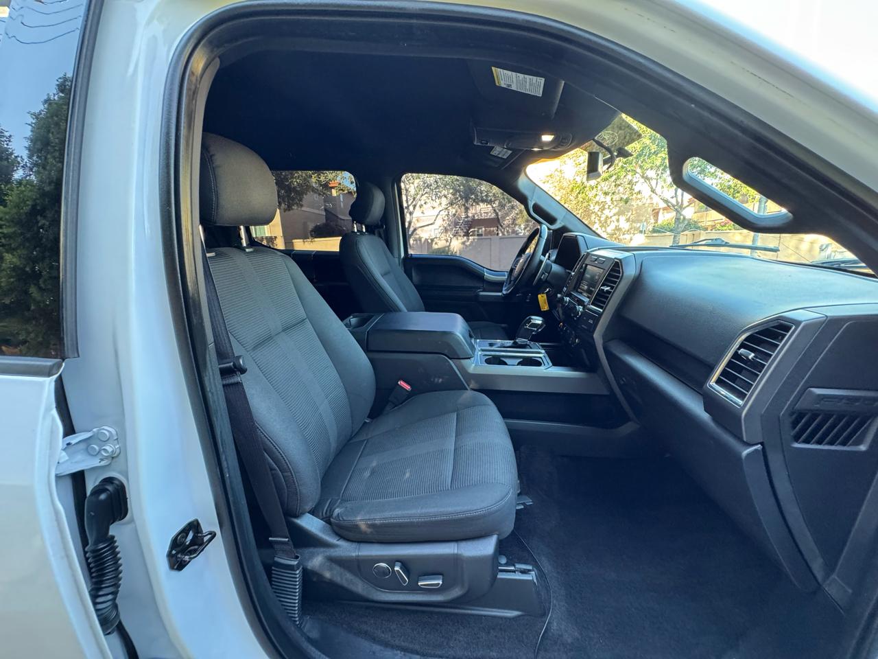 Ford F-150 2WD SuperCrew 145" XLT 2015