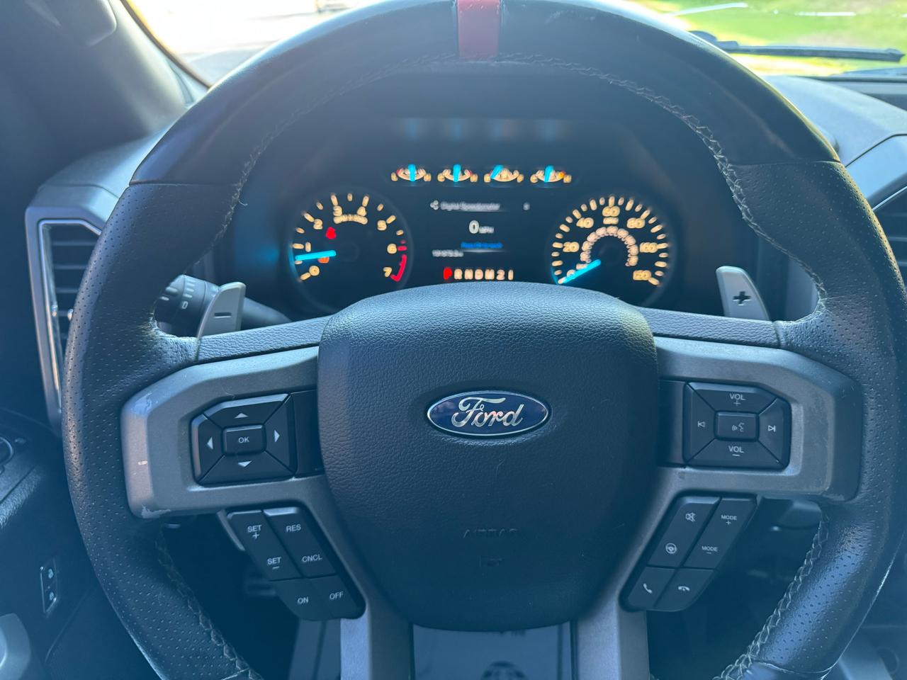 Ford F-150 2WD SuperCrew 145" XLT 2015