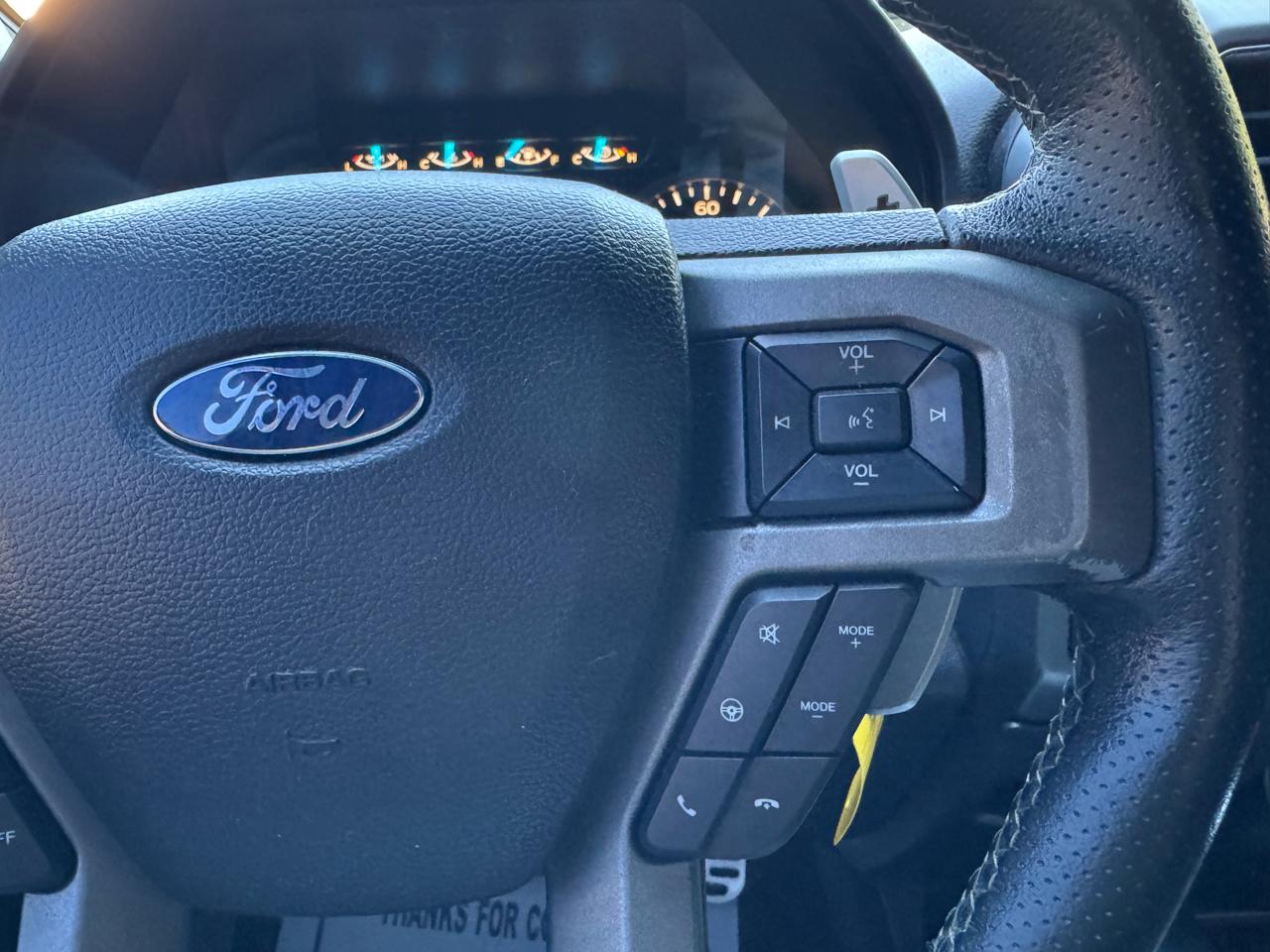 Ford F-150 2WD SuperCrew 145" XLT 2015