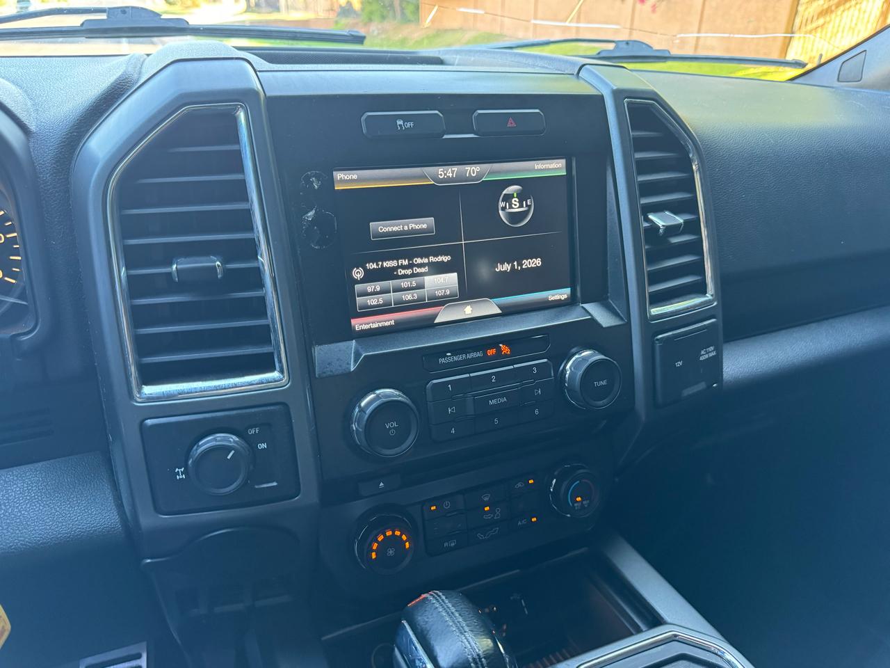 Ford F-150 2WD SuperCrew 145" XLT 2015