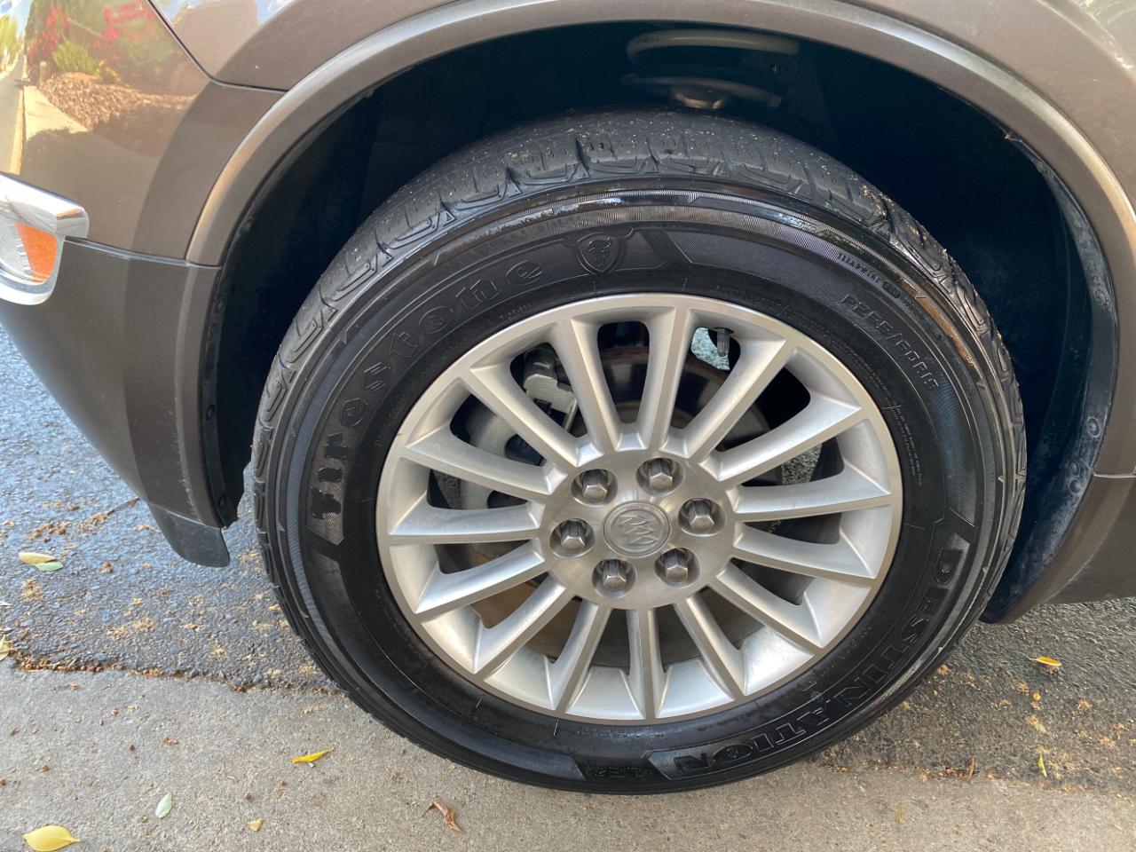 Buick Enclave FWD 4dr CX 2011