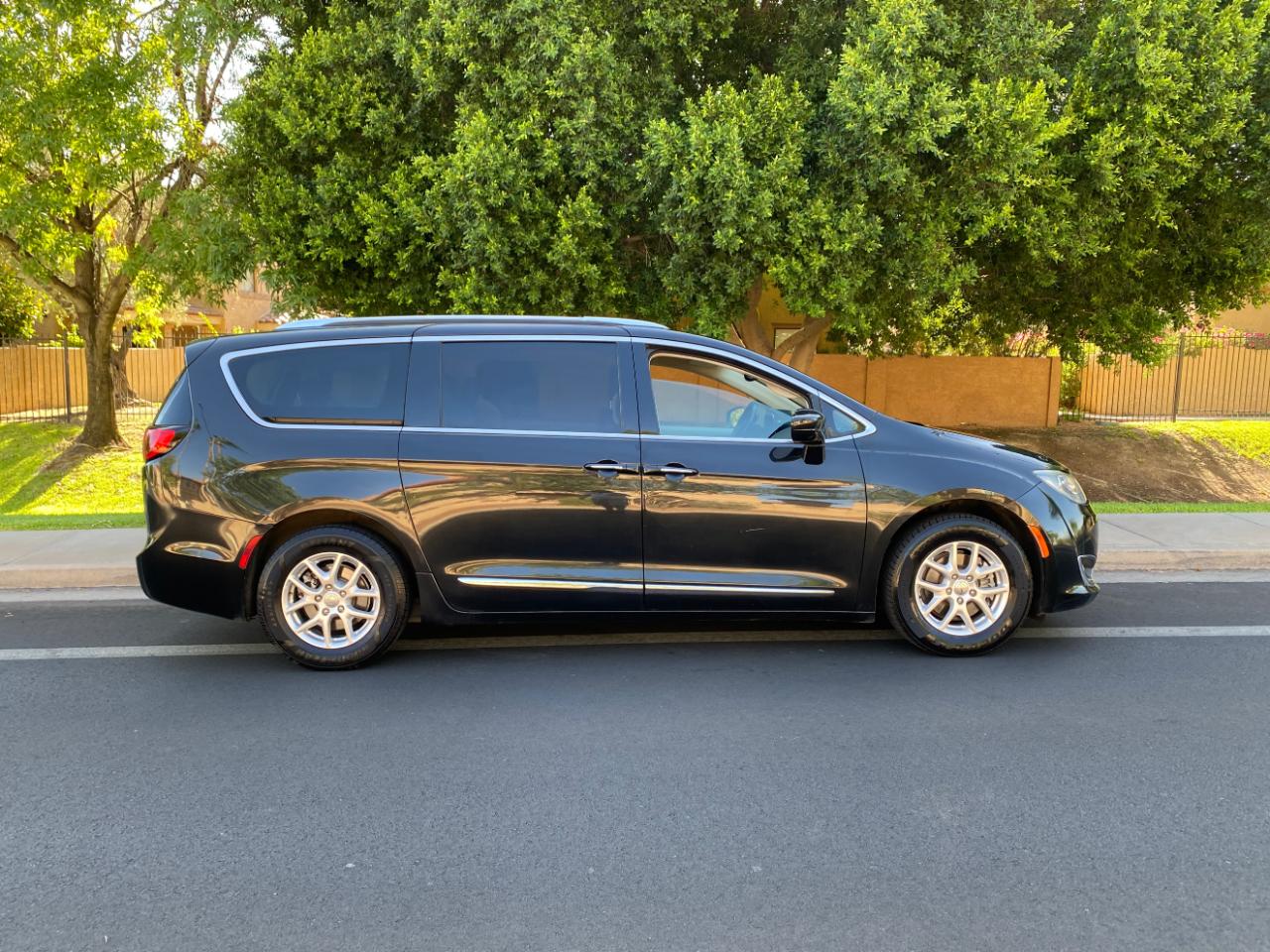 Chrysler Pacifica Touring L FWD 2020