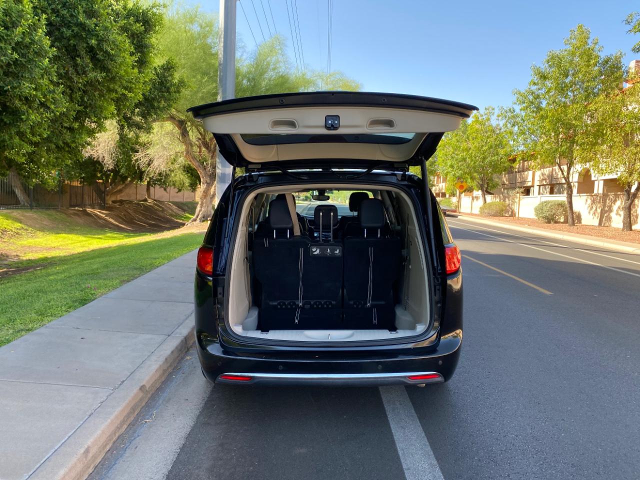 Chrysler Pacifica Touring L FWD 2020