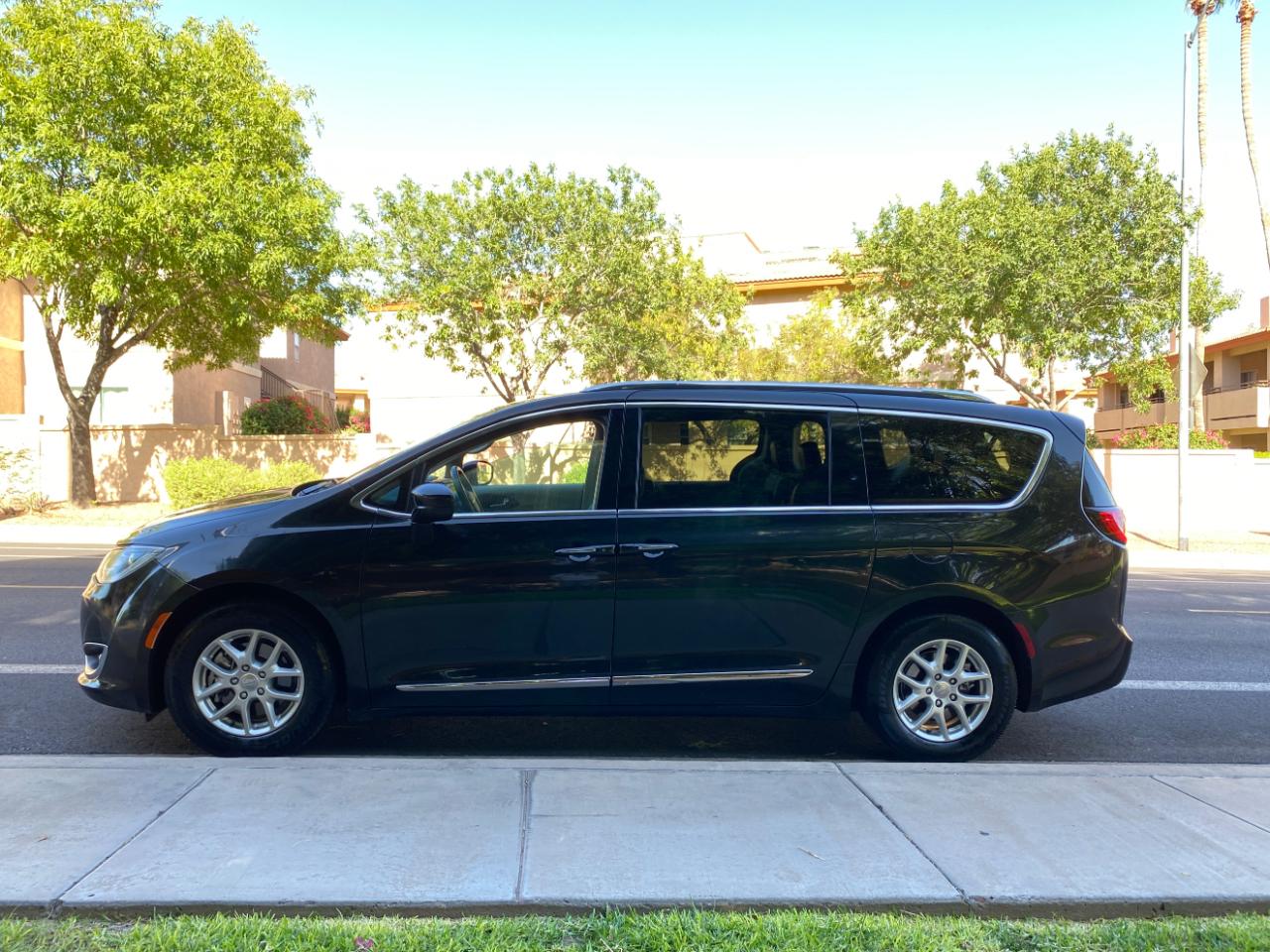 Chrysler Pacifica Touring L FWD 2020