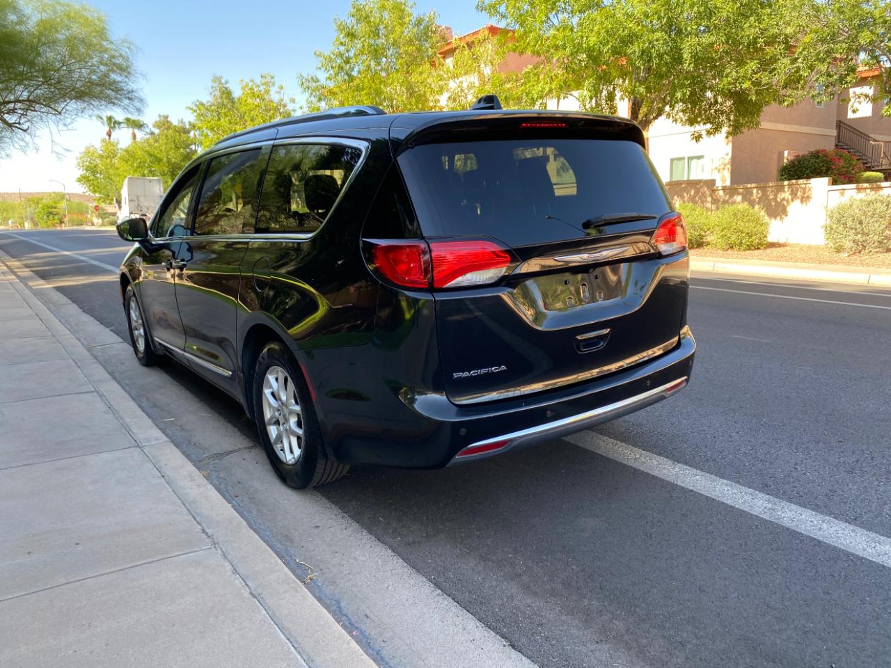 Chrysler Pacifica Touring L FWD 2020