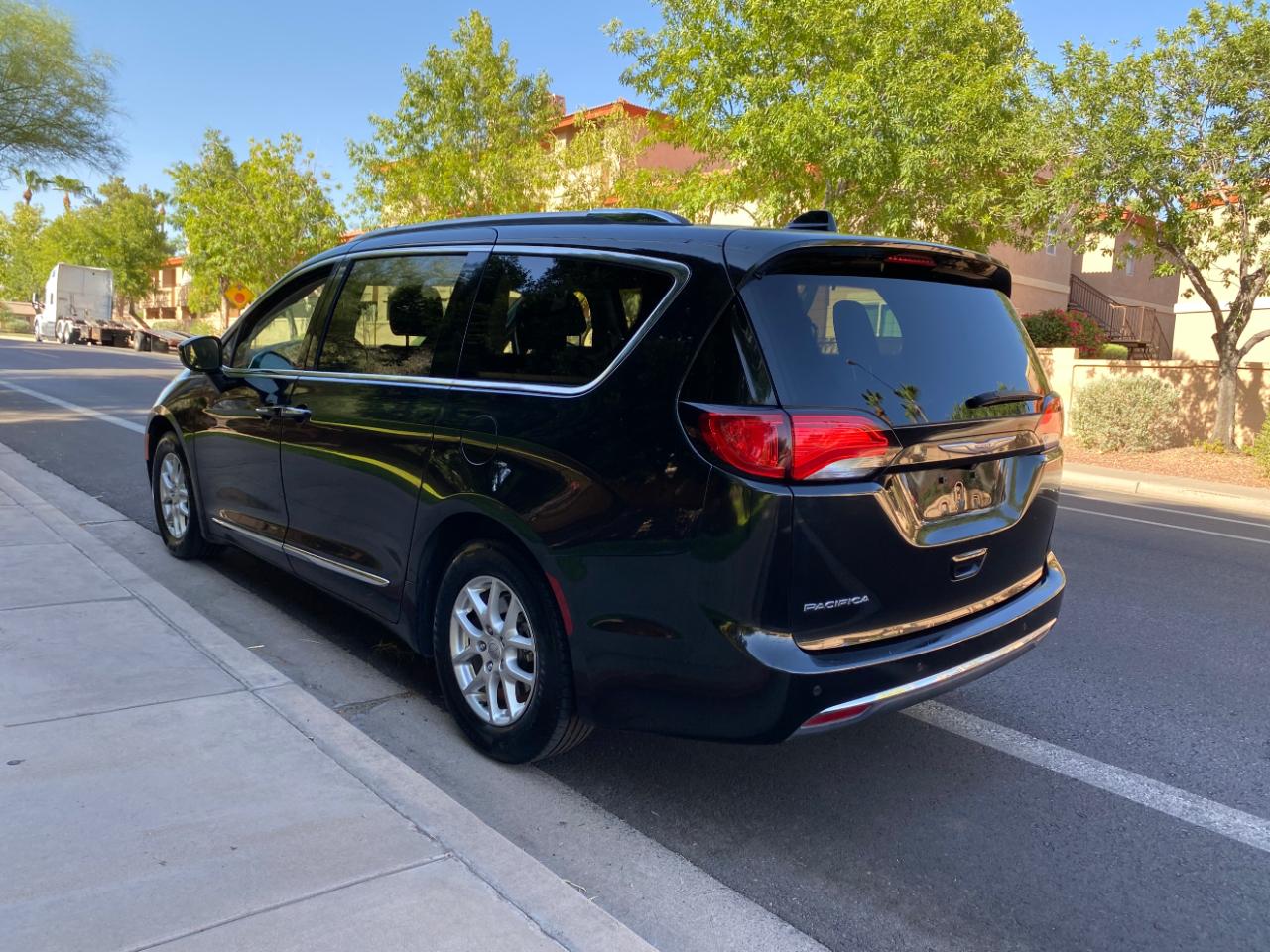 Chrysler Pacifica Touring L FWD 2020