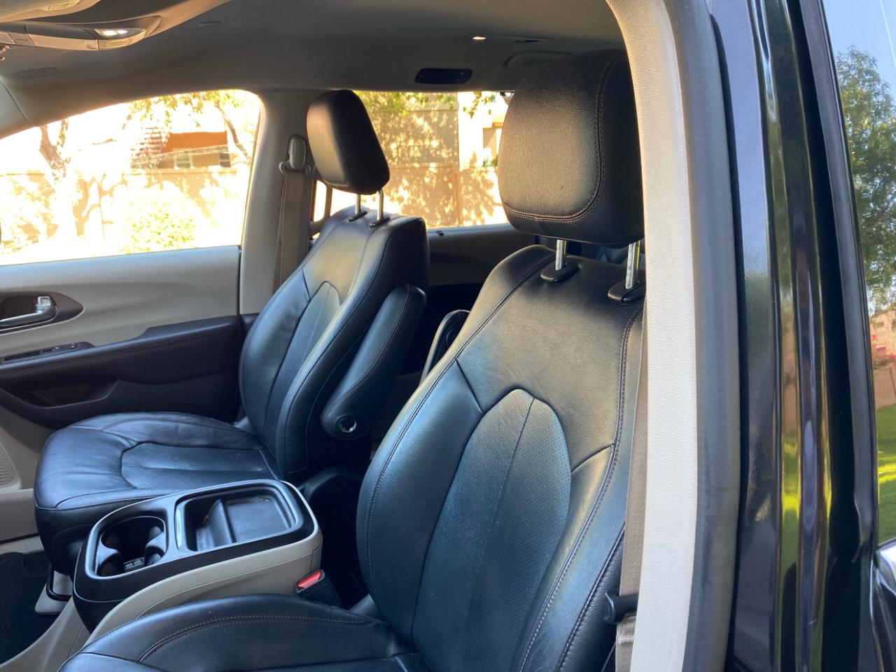 Chrysler Pacifica Touring L FWD 2020
