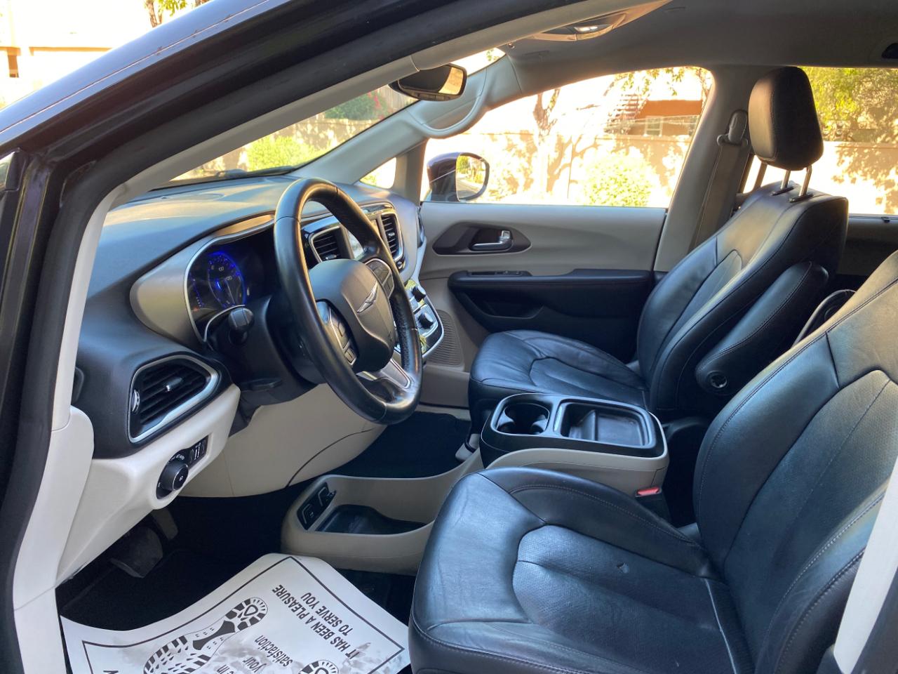 Chrysler Pacifica Touring L FWD 2020