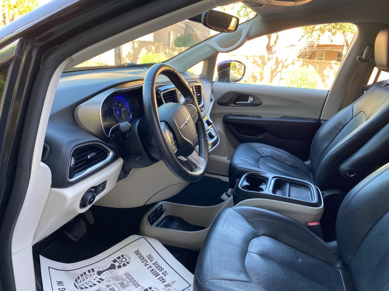 Chrysler Pacifica Touring L FWD 2020