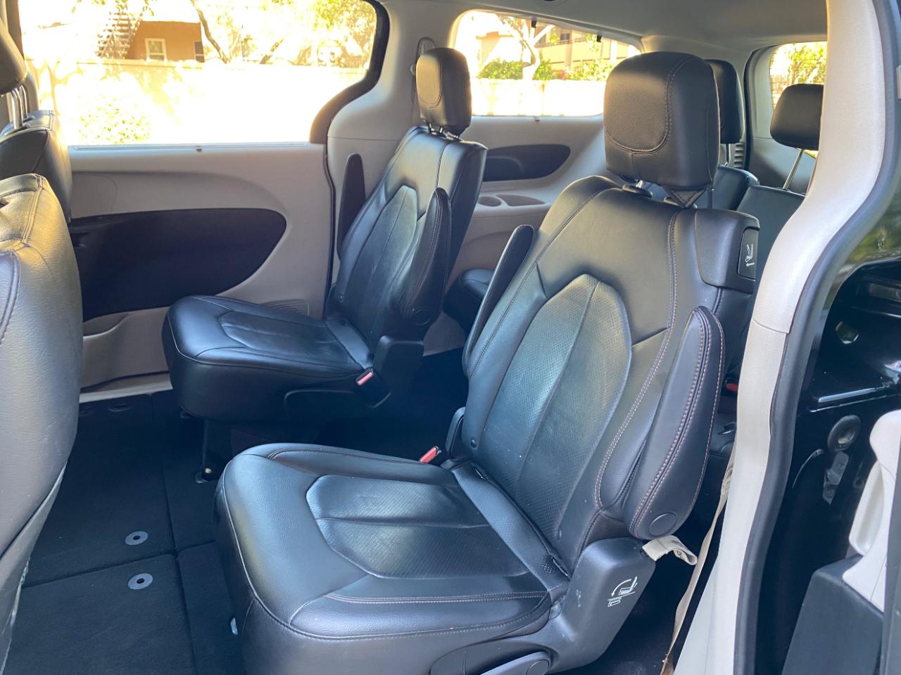 Chrysler Pacifica Touring L FWD 2020