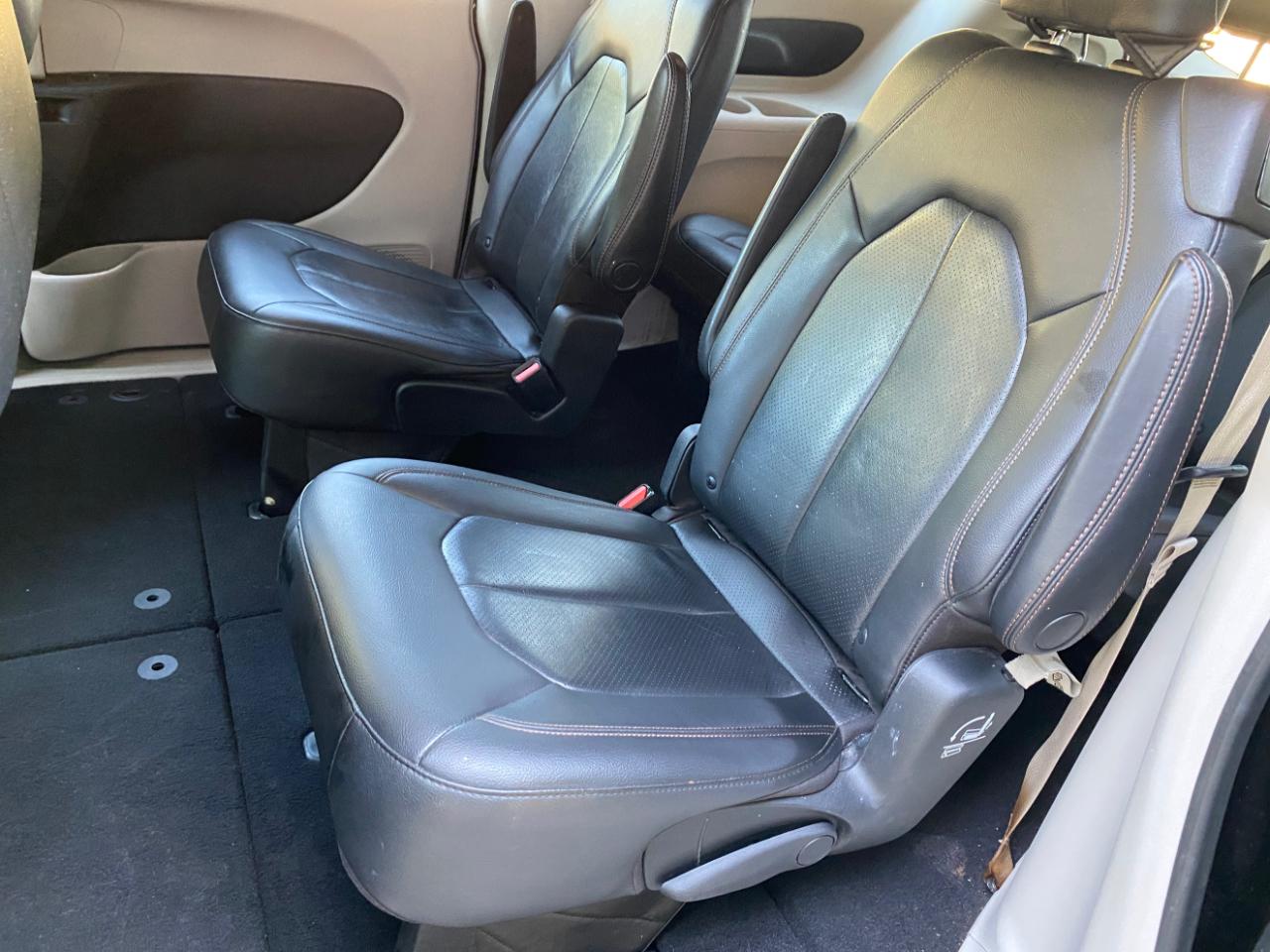 Chrysler Pacifica Touring L FWD 2020