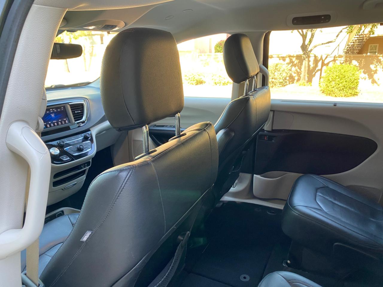 Chrysler Pacifica Touring L FWD 2020