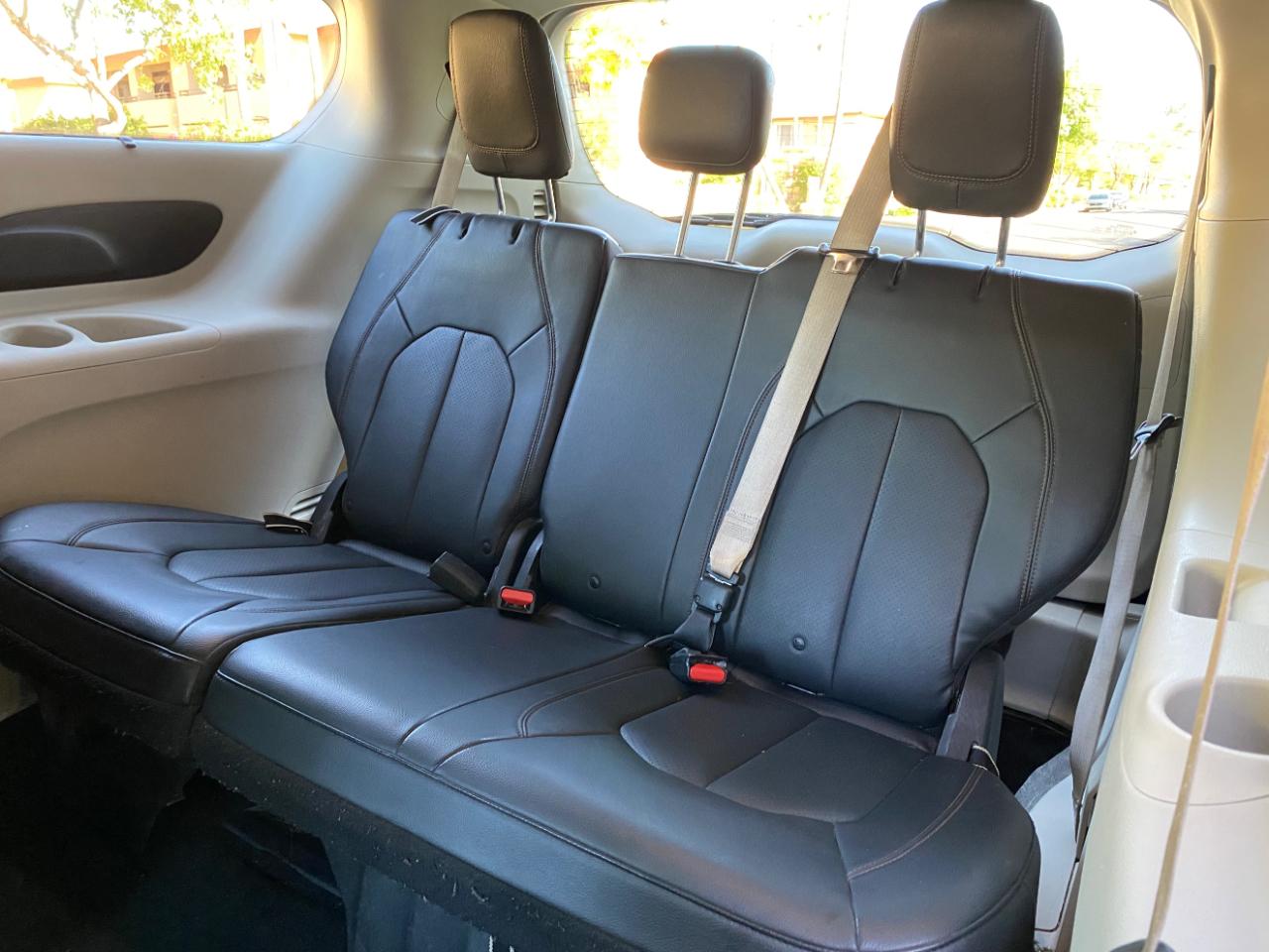 Chrysler Pacifica Touring L FWD 2020