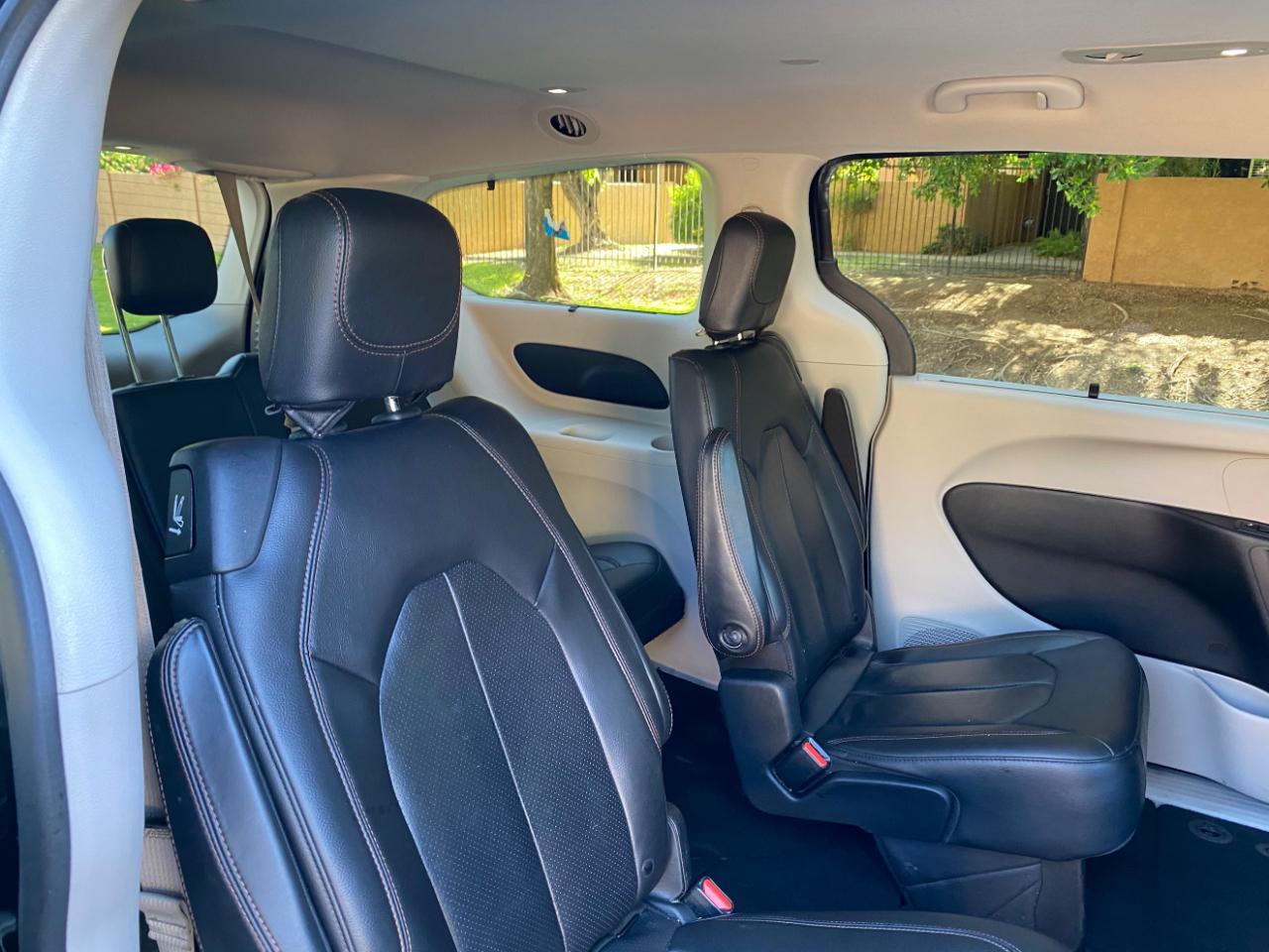 Chrysler Pacifica Touring L FWD 2020
