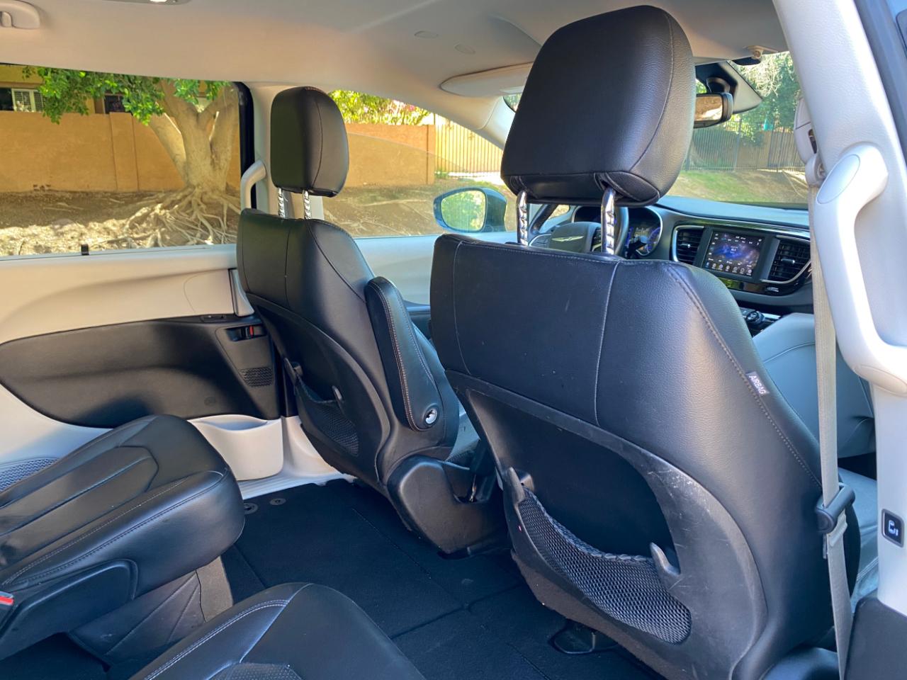 Chrysler Pacifica Touring L FWD 2020