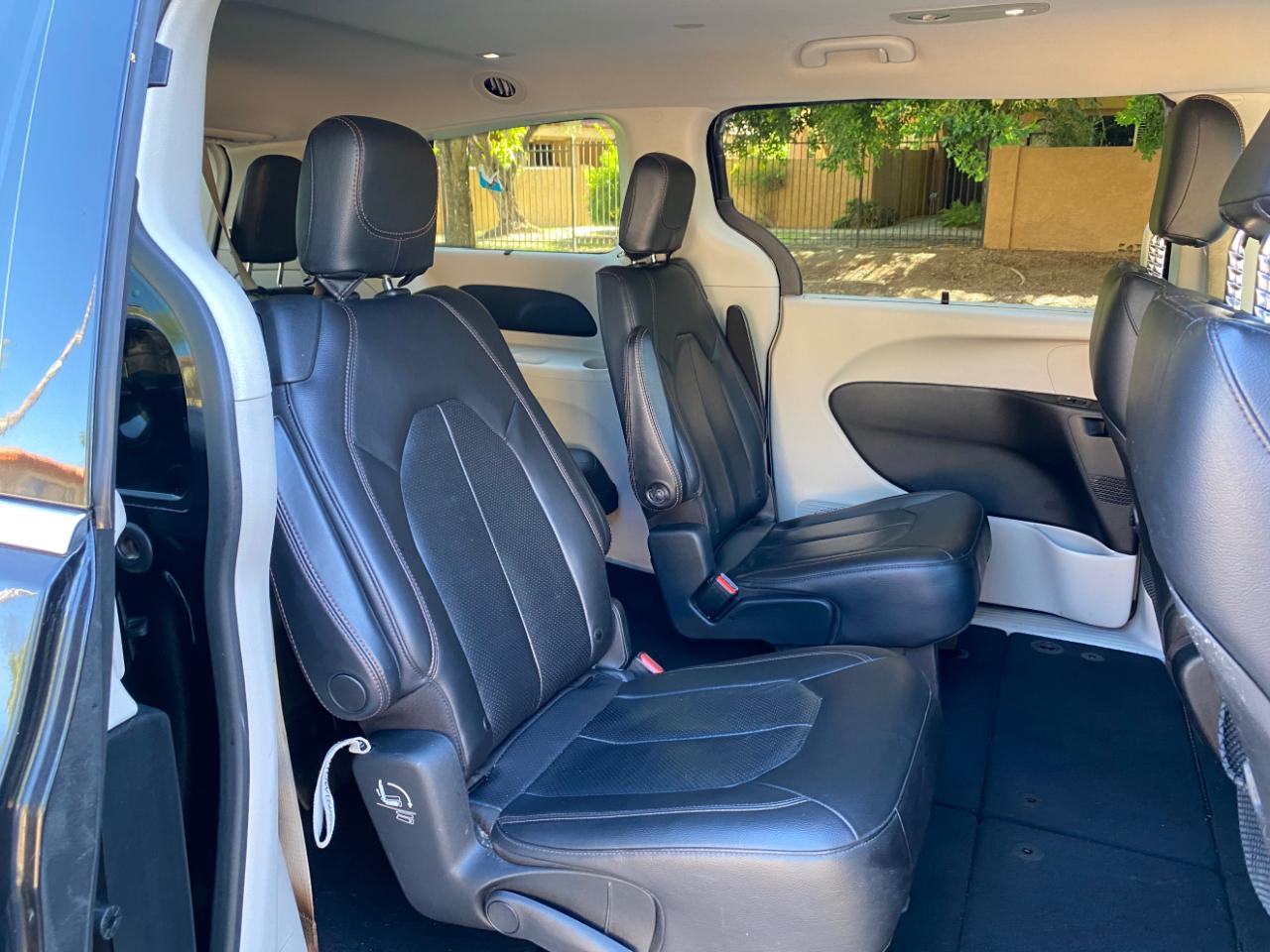 Chrysler Pacifica Touring L FWD 2020