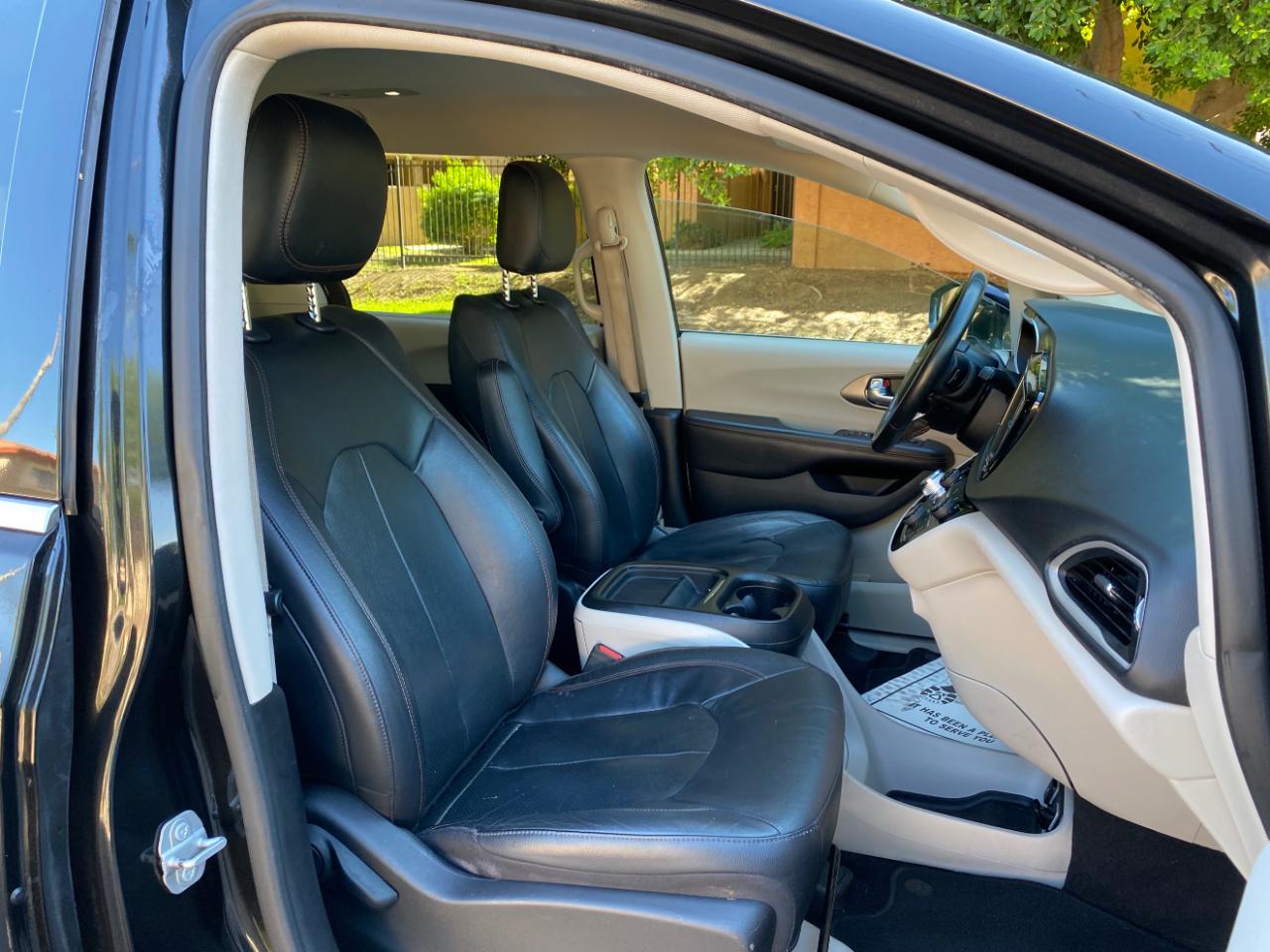 Chrysler Pacifica Touring L FWD 2020