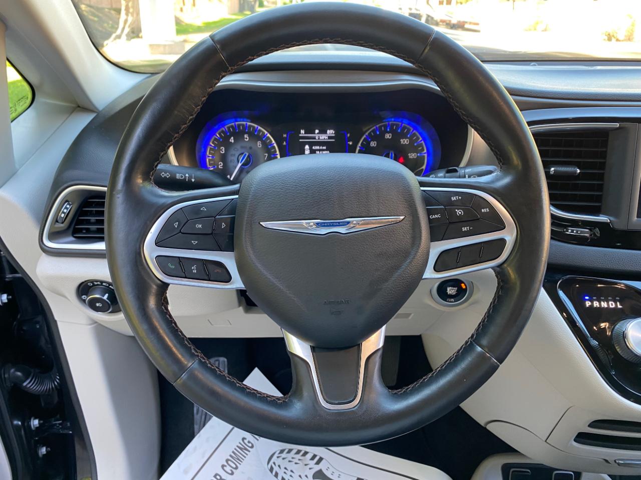 Chrysler Pacifica Touring L FWD 2020