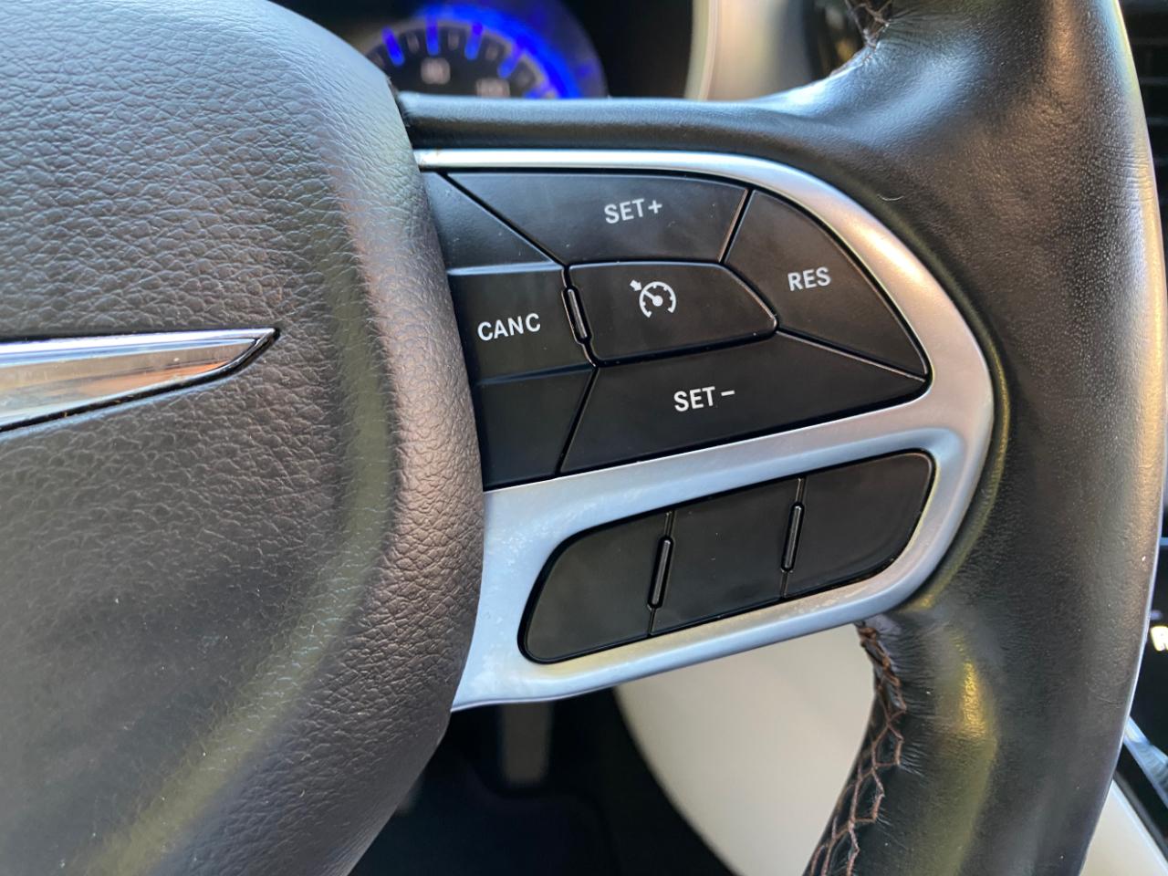 Chrysler Pacifica Touring L FWD 2020