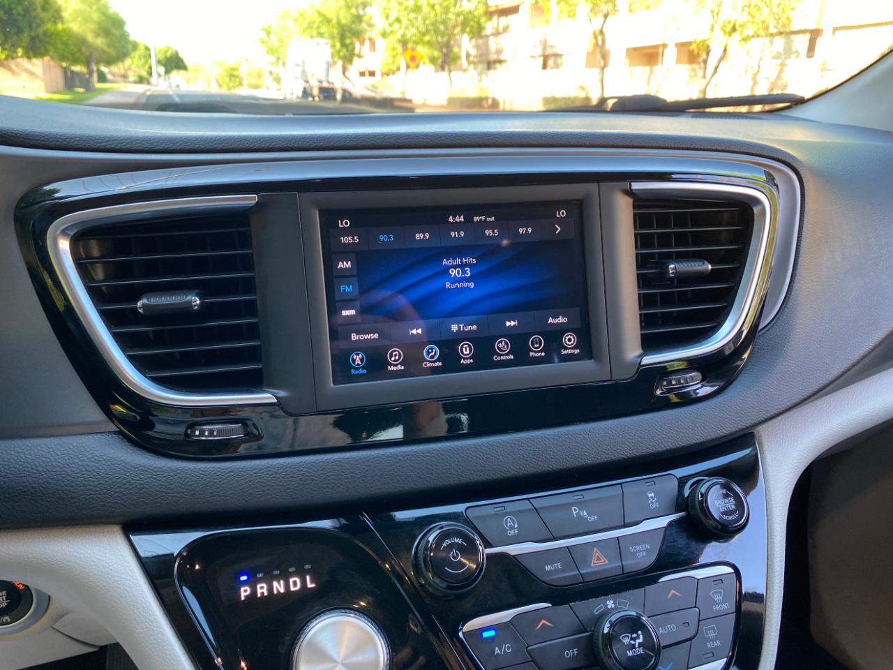 Chrysler Pacifica Touring L FWD 2020