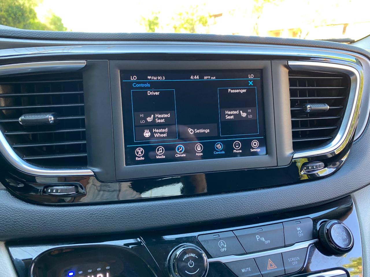 Chrysler Pacifica Touring L FWD 2020