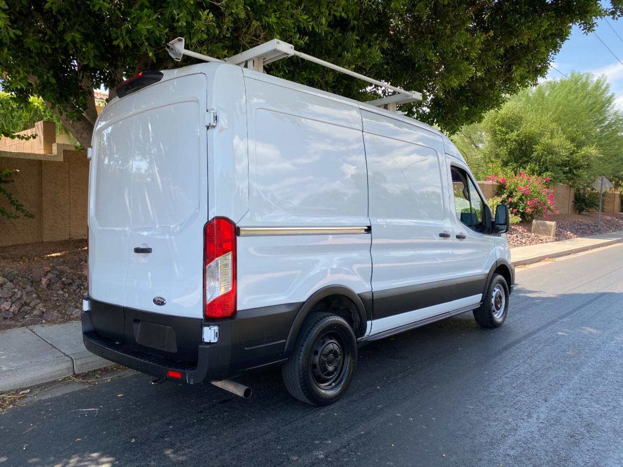 Ford Transit Cargo Van T-250 130" Med Rf 9070 GVWR RWD 2020