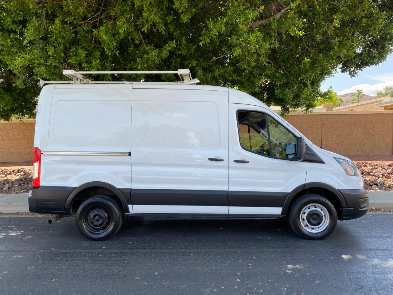 Ford Transit Cargo Van T-250 130" Med Rf 9070 GVWR RWD 2020