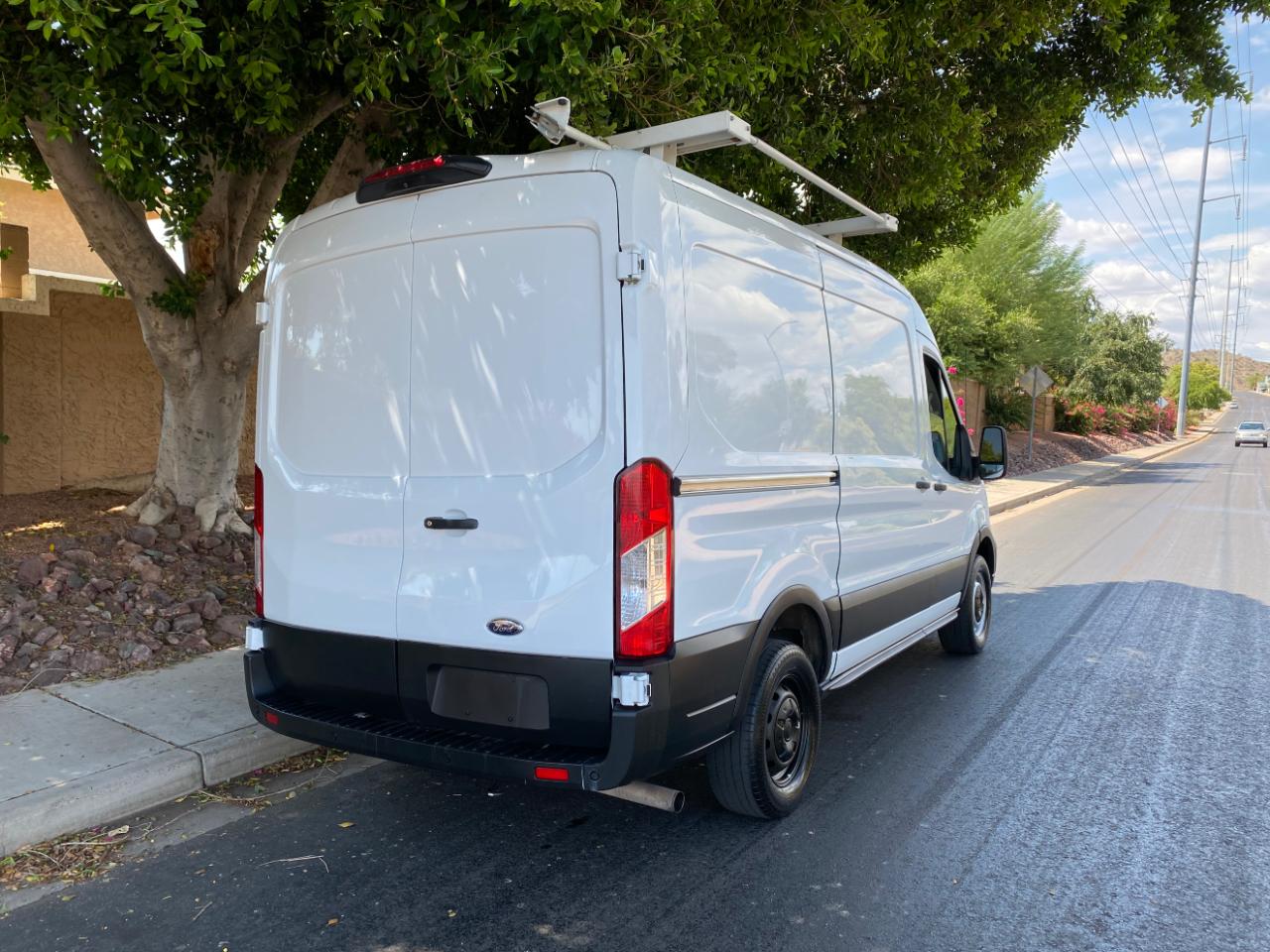 Ford Transit Cargo Van T-250 130" Med Rf 9070 GVWR RWD 2020