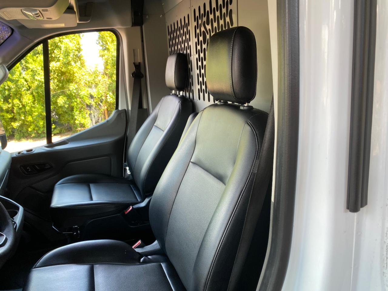 Ford Transit Cargo Van T-250 130" Med Rf 9070 GVWR RWD 2020