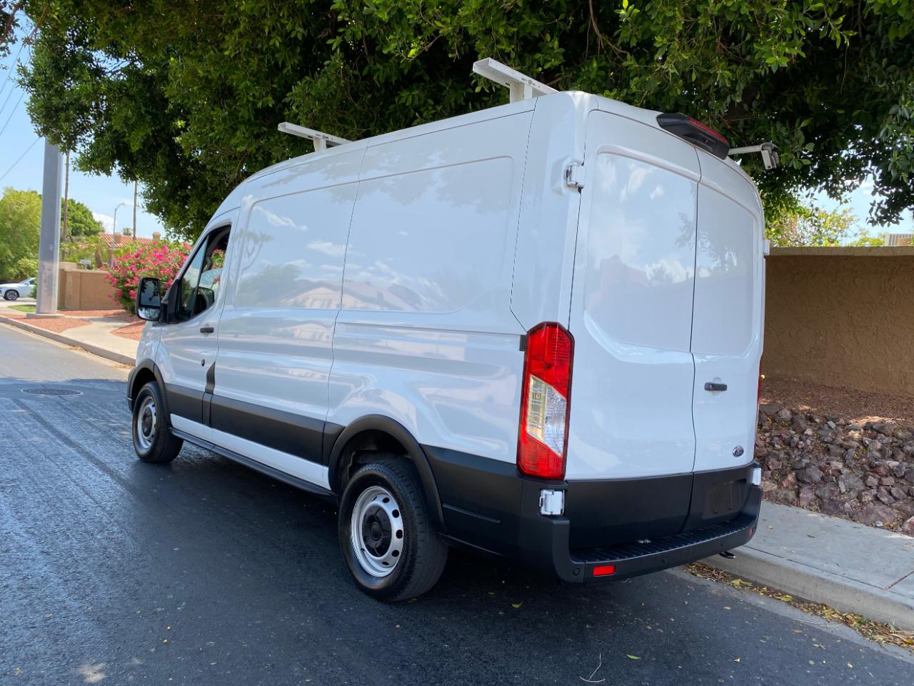 Ford Transit Cargo Van T-250 130" Med Rf 9070 GVWR RWD 2020