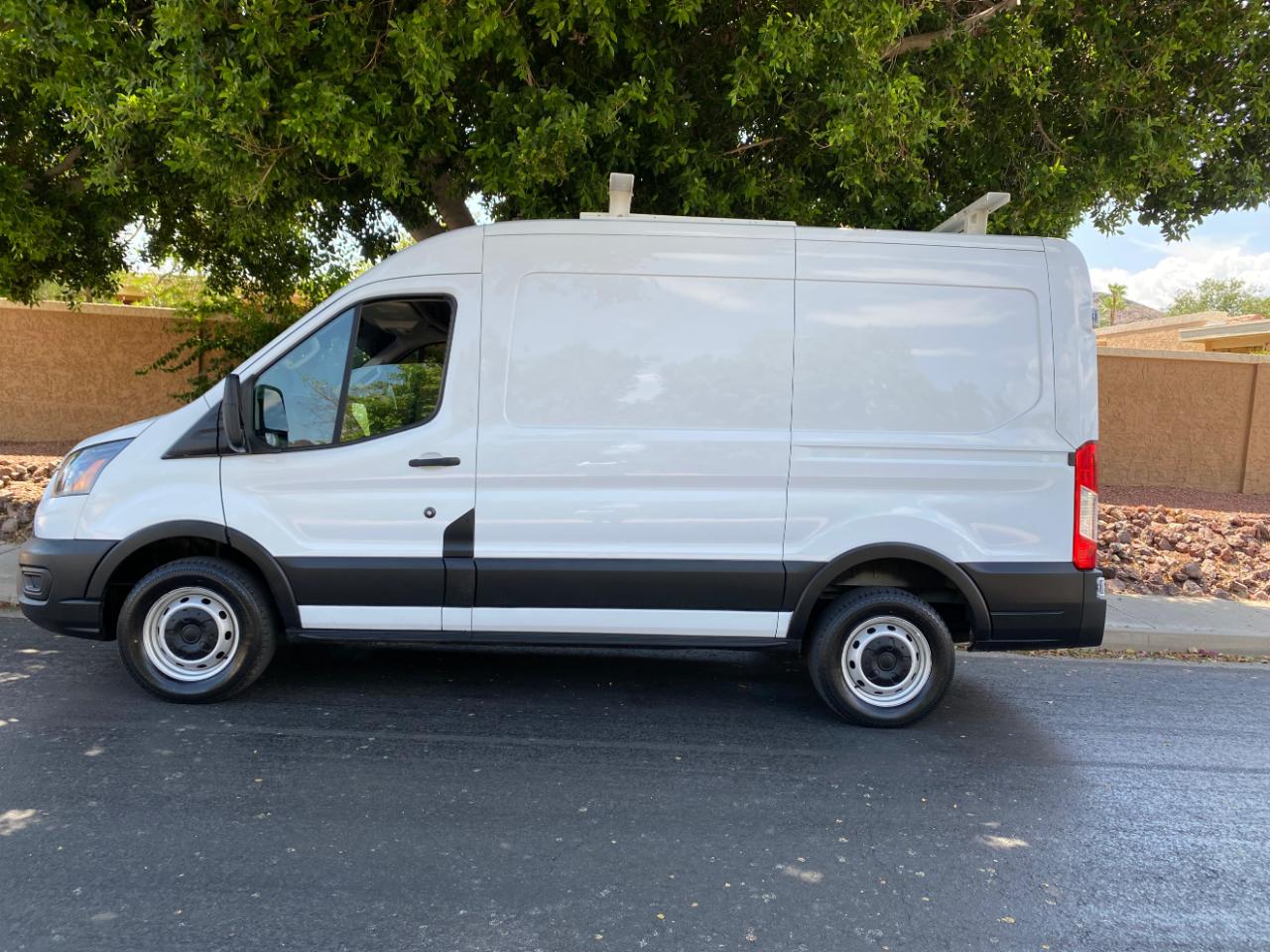 Ford Transit Cargo Van T-250 130" Med Rf 9070 GVWR RWD 2020