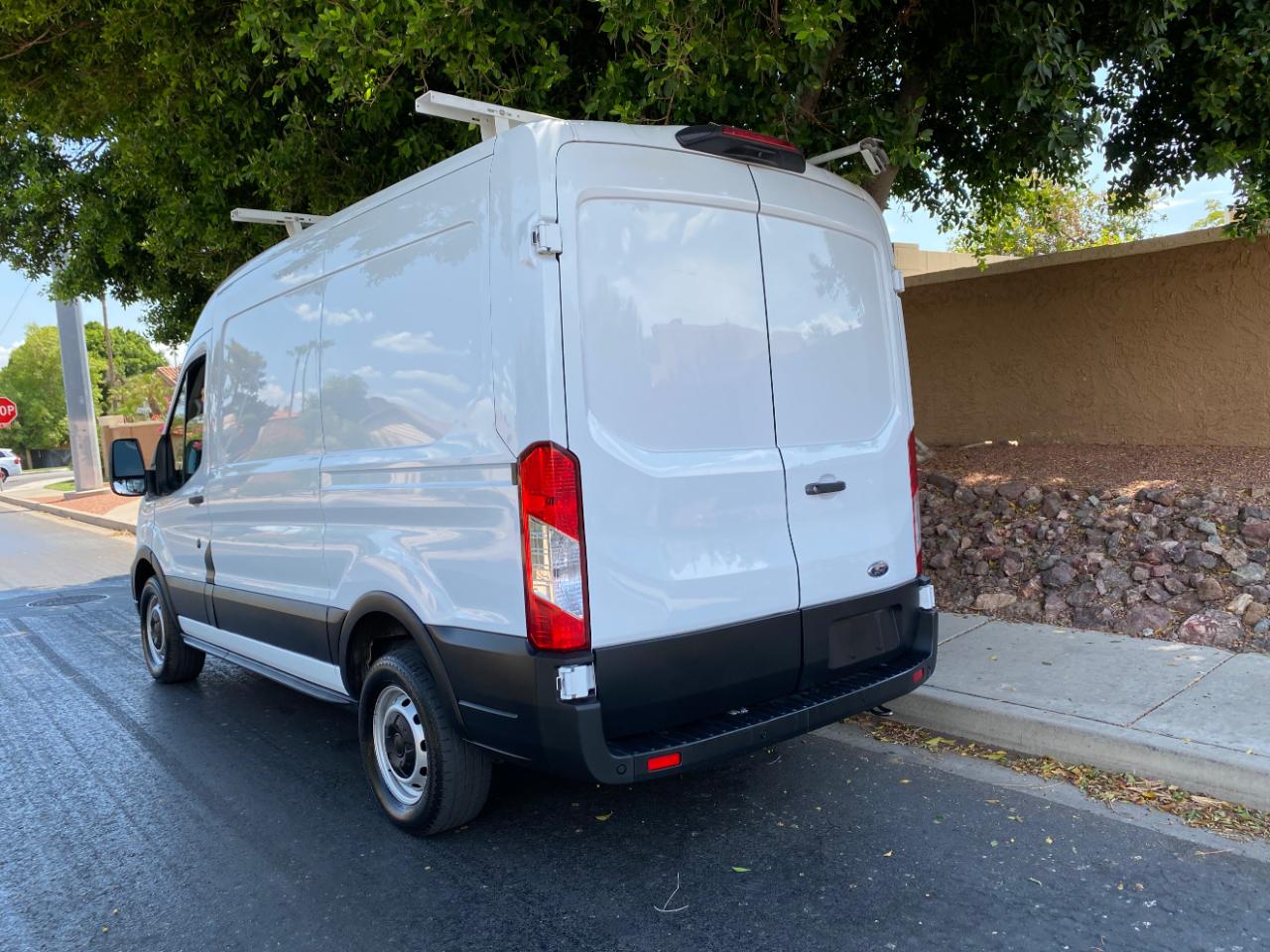 Ford Transit Cargo Van T-250 130" Med Rf 9070 GVWR RWD 2020