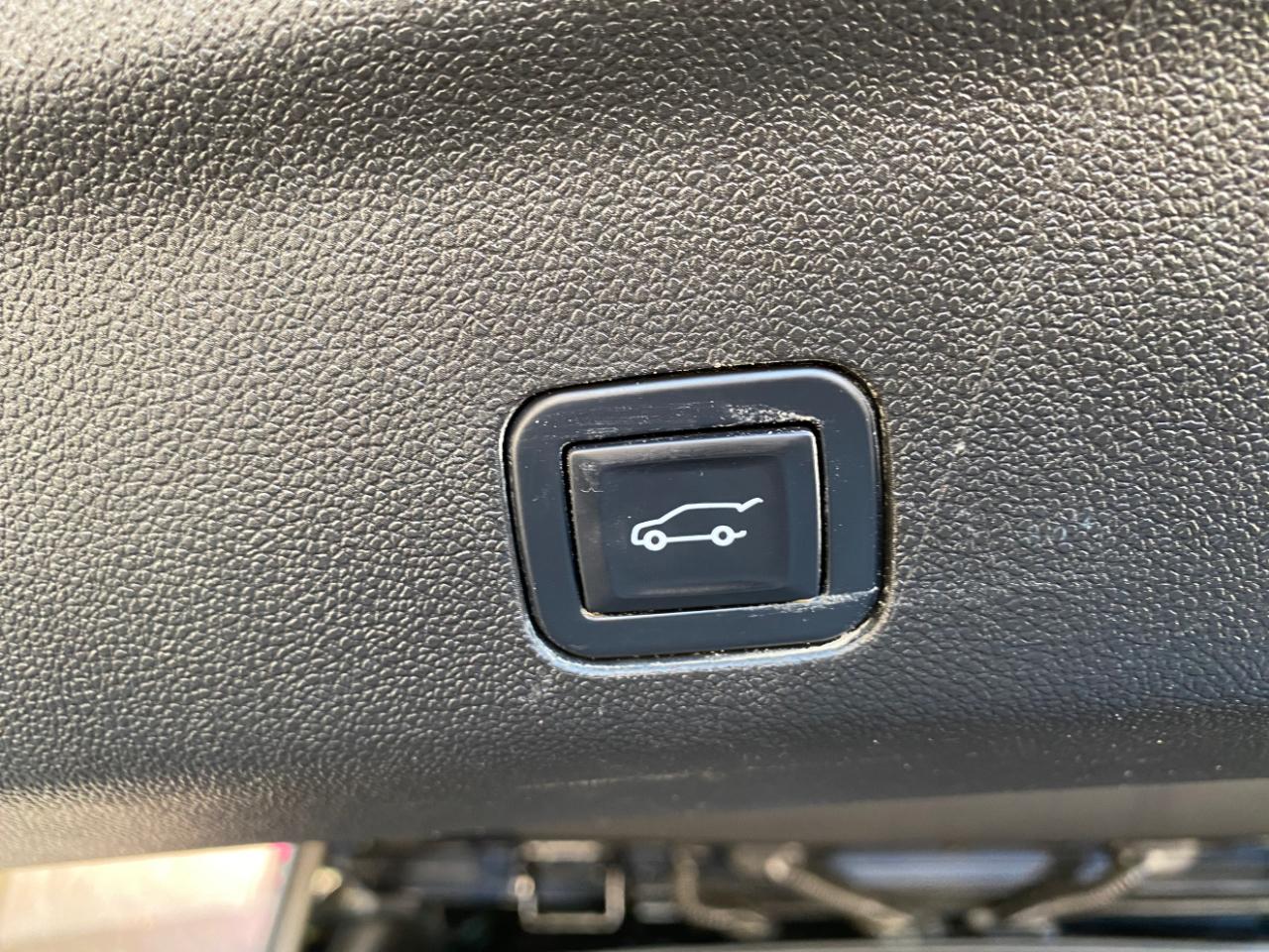 GMC Yukon 4WD 4dr Denali 2022