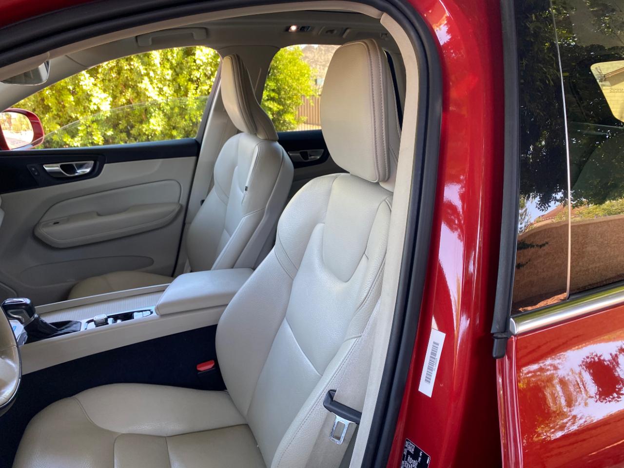 Volvo XC60 T5 AWD Momentum 2021