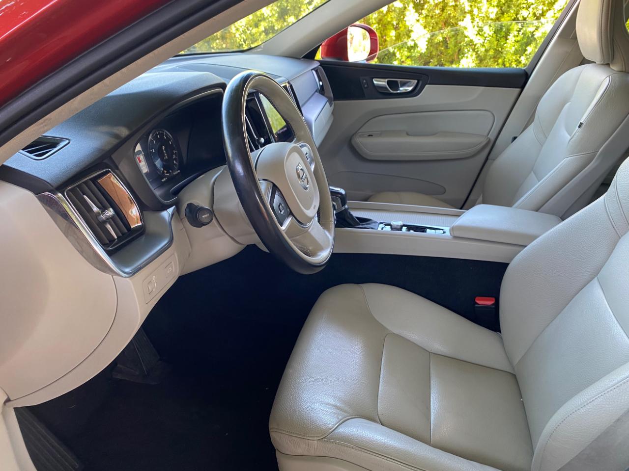 Volvo XC60 T5 AWD Momentum 2021