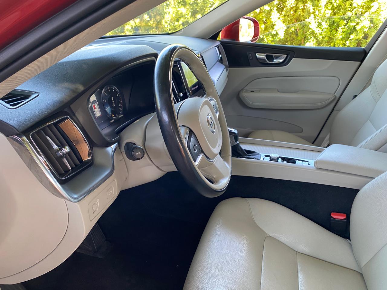 Volvo XC60 T5 AWD Momentum 2021